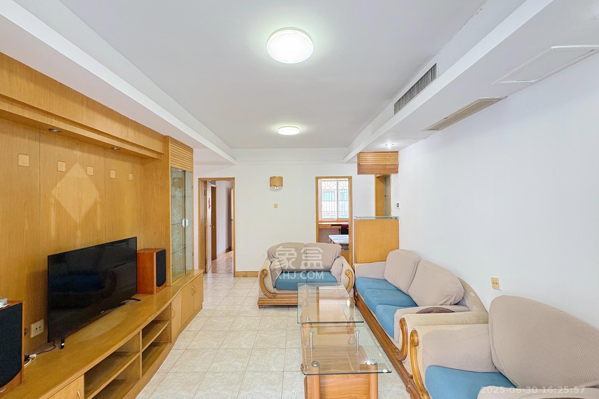 湖南省道路运输管理局  3室2厅1卫    103.0万客厅