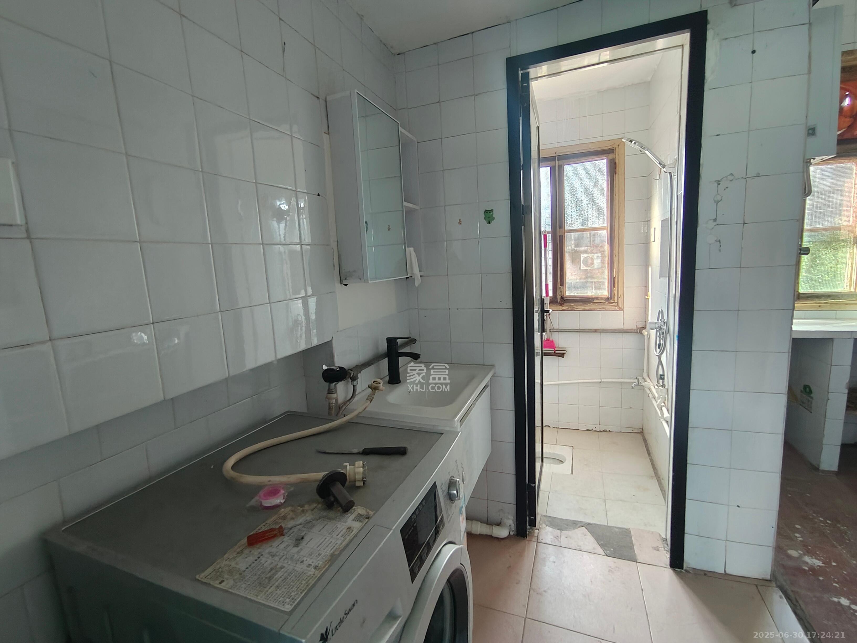 梅岭村 3室2厅1卫 1800.0元/月 梅岭村 3室2厅1卫 1800.0元/月室内图