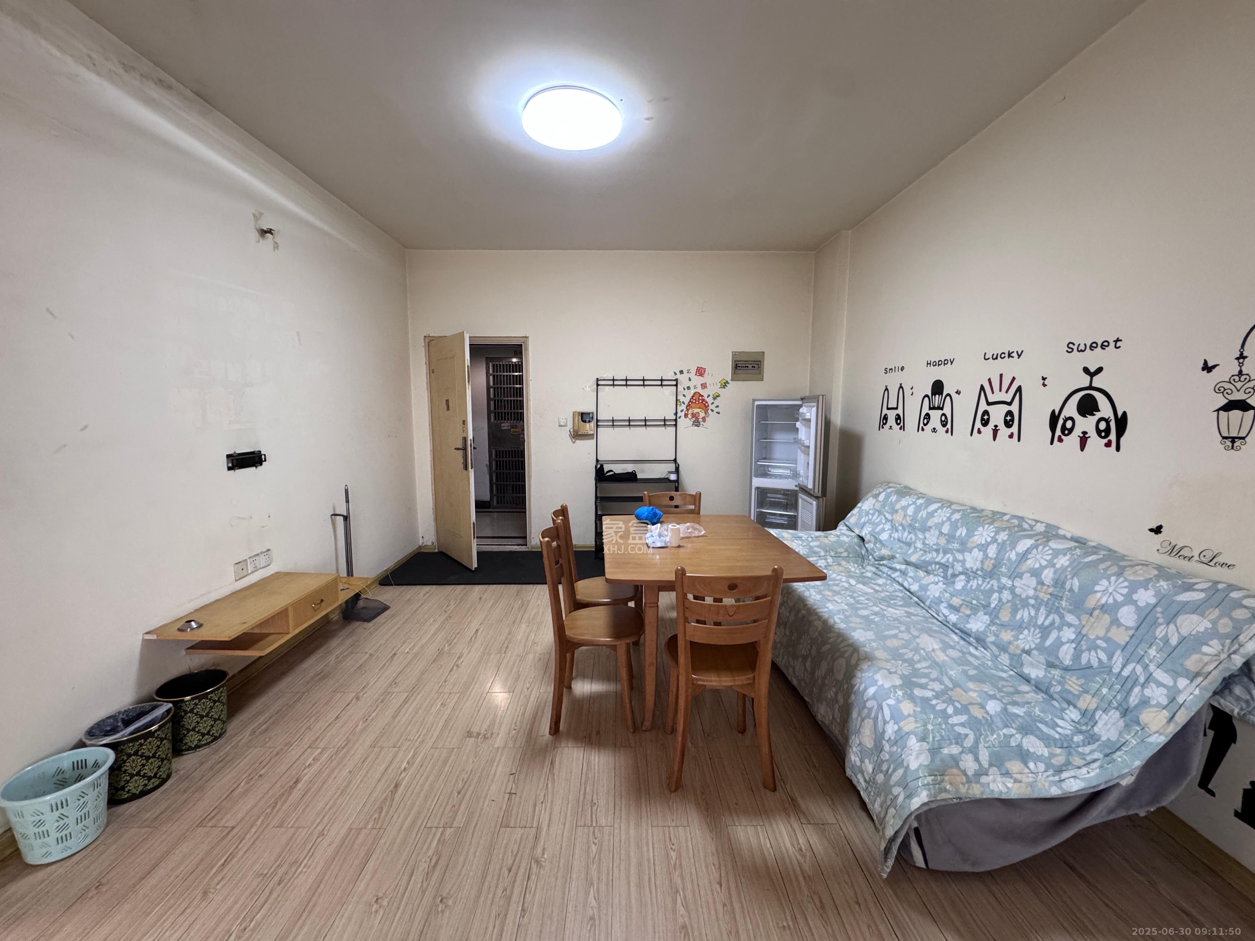 满庭芳小区  1室1厅1卫   1700.00元/月室内图