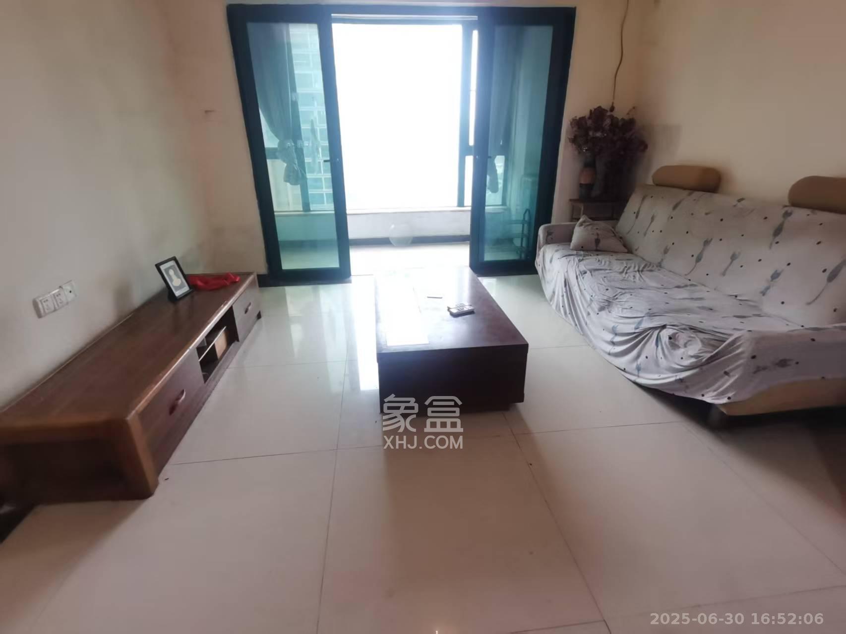 恒大华府  2室2厅1卫    2000.0元/月 恒大华府  2室2厅1卫    2000.0元/月