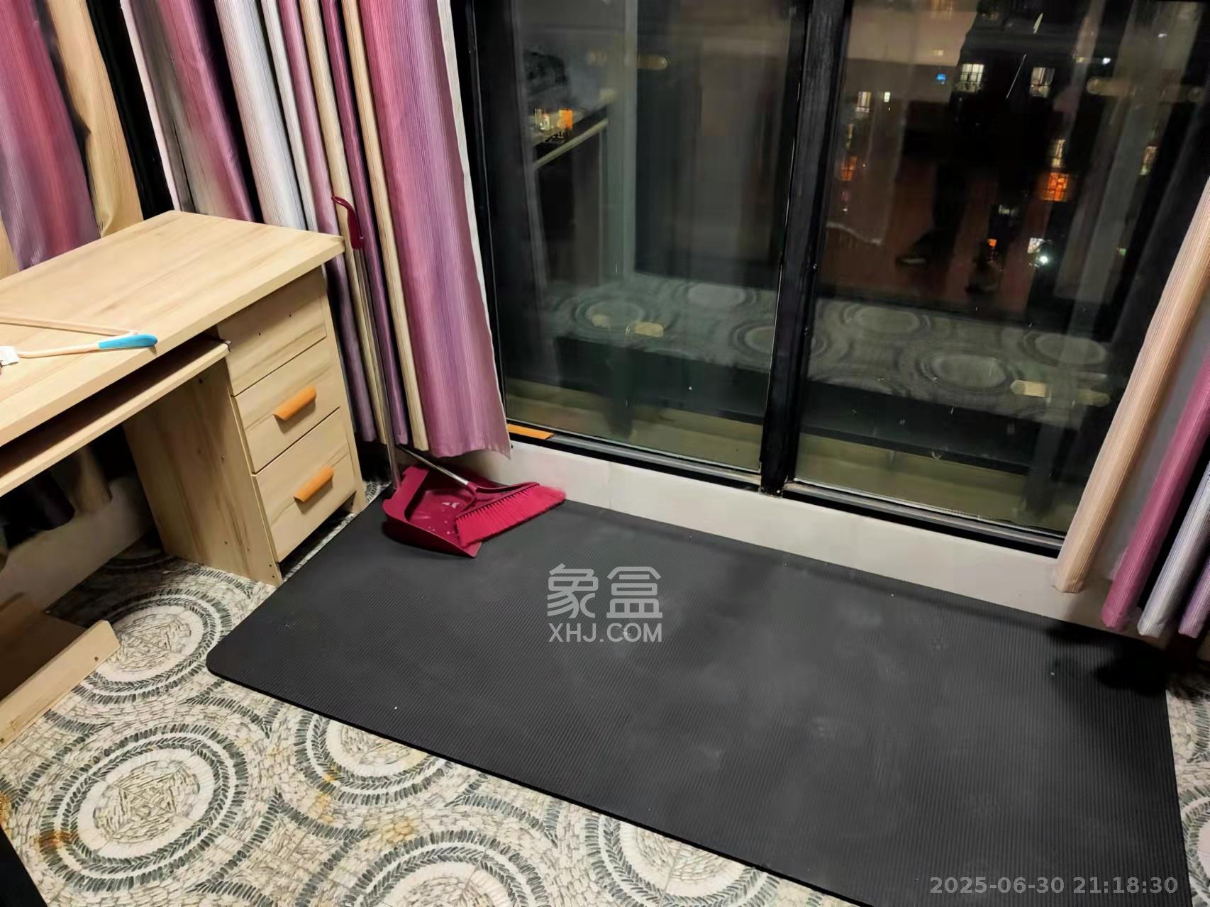 阳光100三期  1室1厅1卫   2000.00元/月室内图