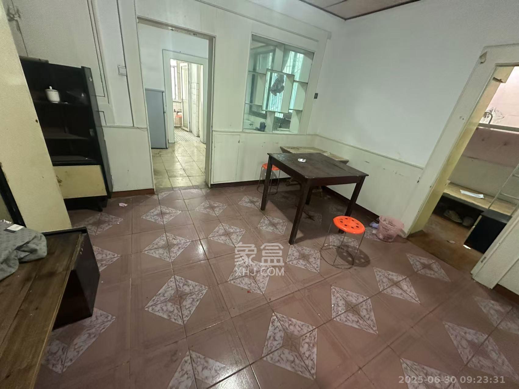 向韶村 3室1厅1卫 1400.0元/月 向韶村 3室1厅1卫 1400.0元/月室内图