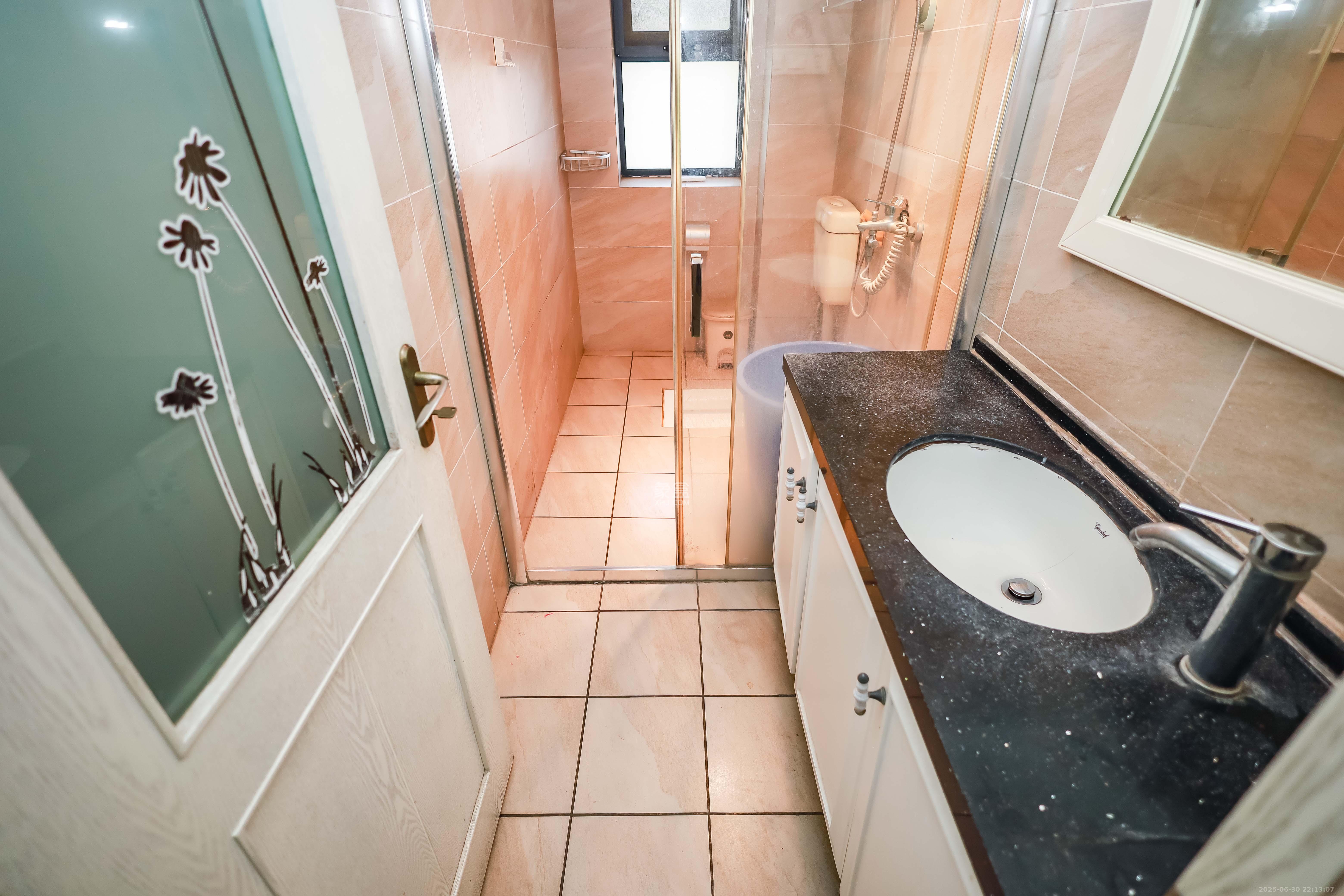 北京御园一二期(国泰嘉园) 3室2厅2卫 185.0万 北京御园一二期(国泰嘉园) 3室2厅2卫 185.0万卫生间