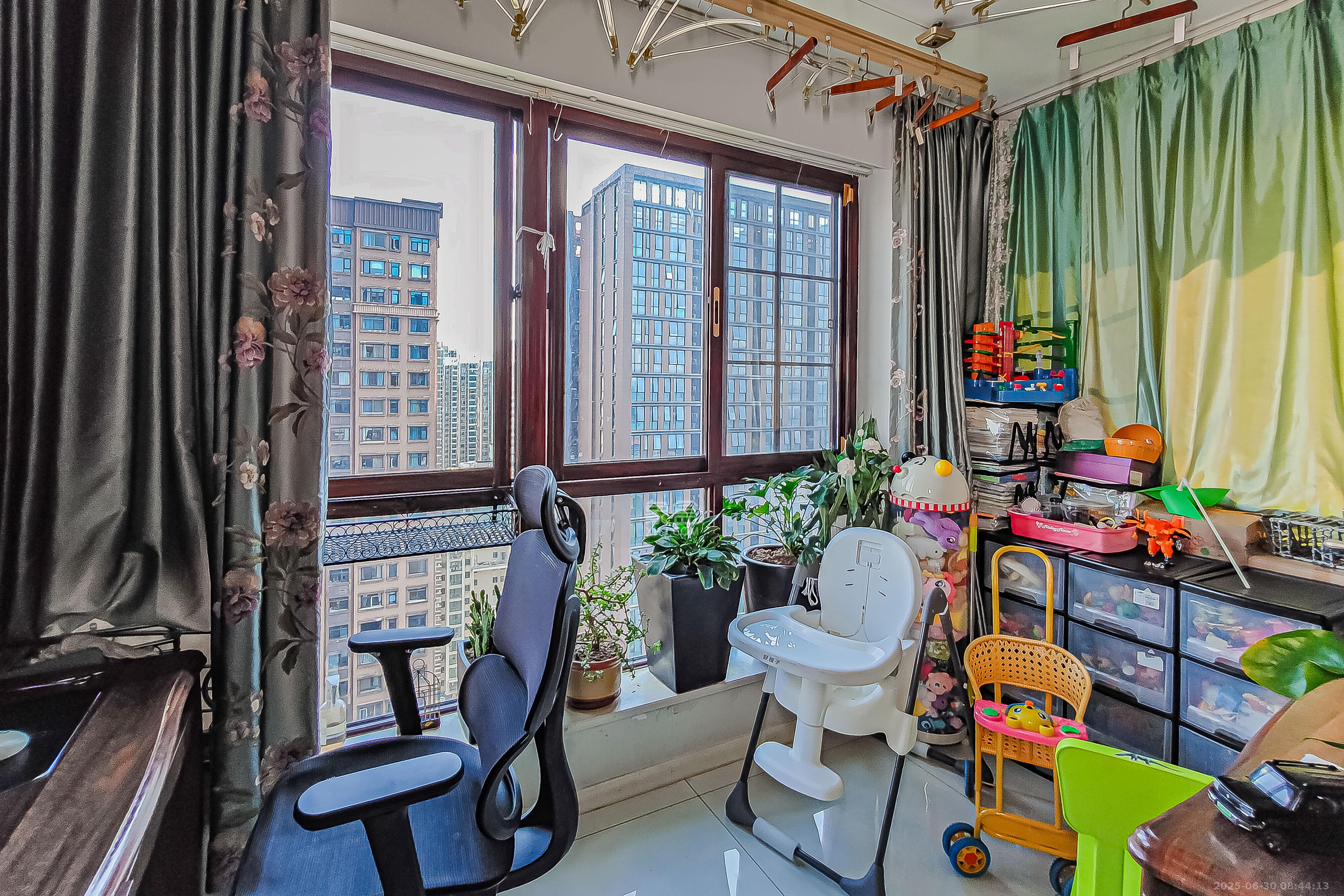 未来漫城 3室2厅2卫 85.8万 未来漫城 3室2厅2卫 85.8万阳台