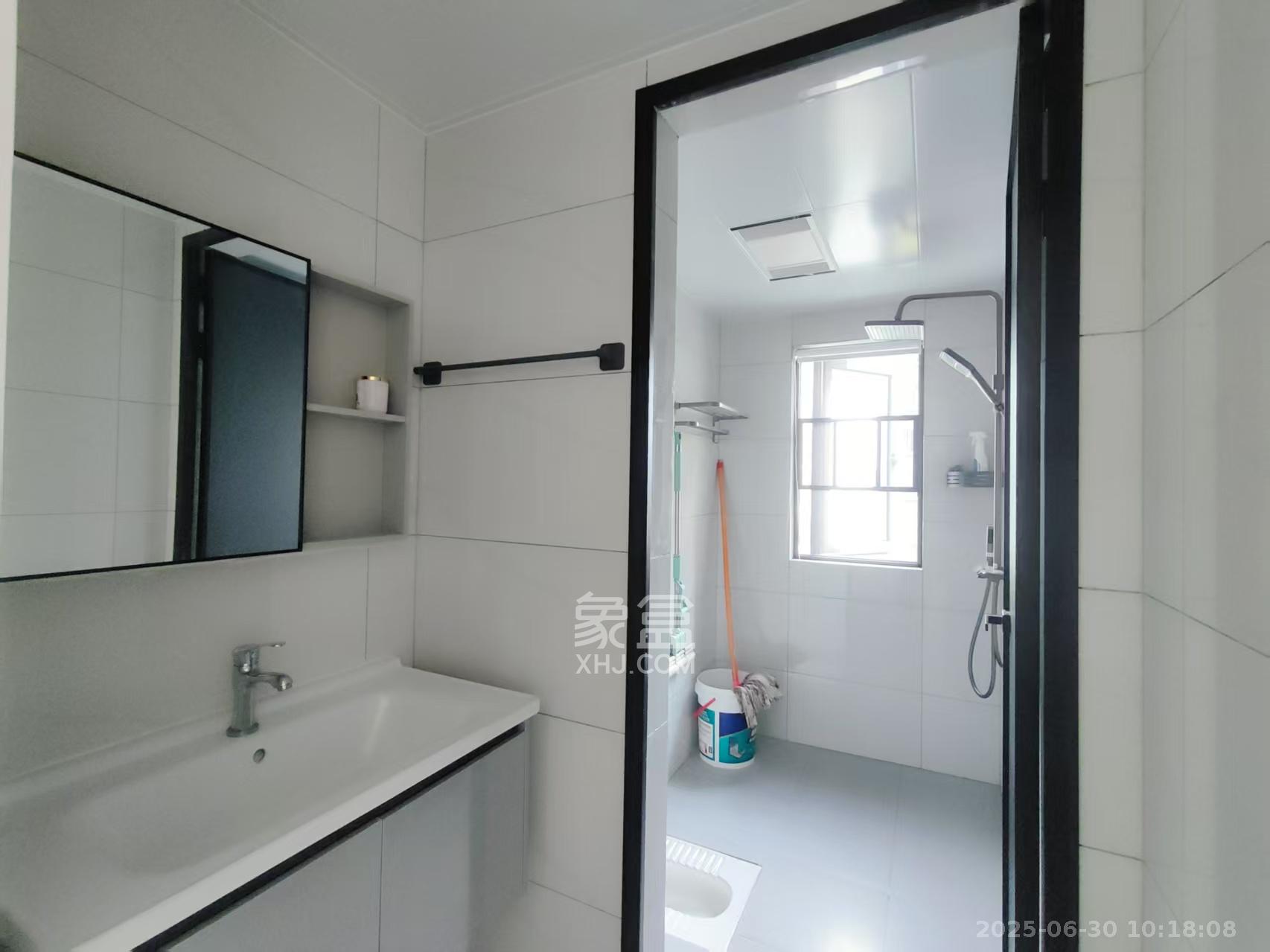 保利长交锦上  4室2厅2卫    4000.0元/月 保利长交锦上  4室2厅2卫    4000.0元/月室内图