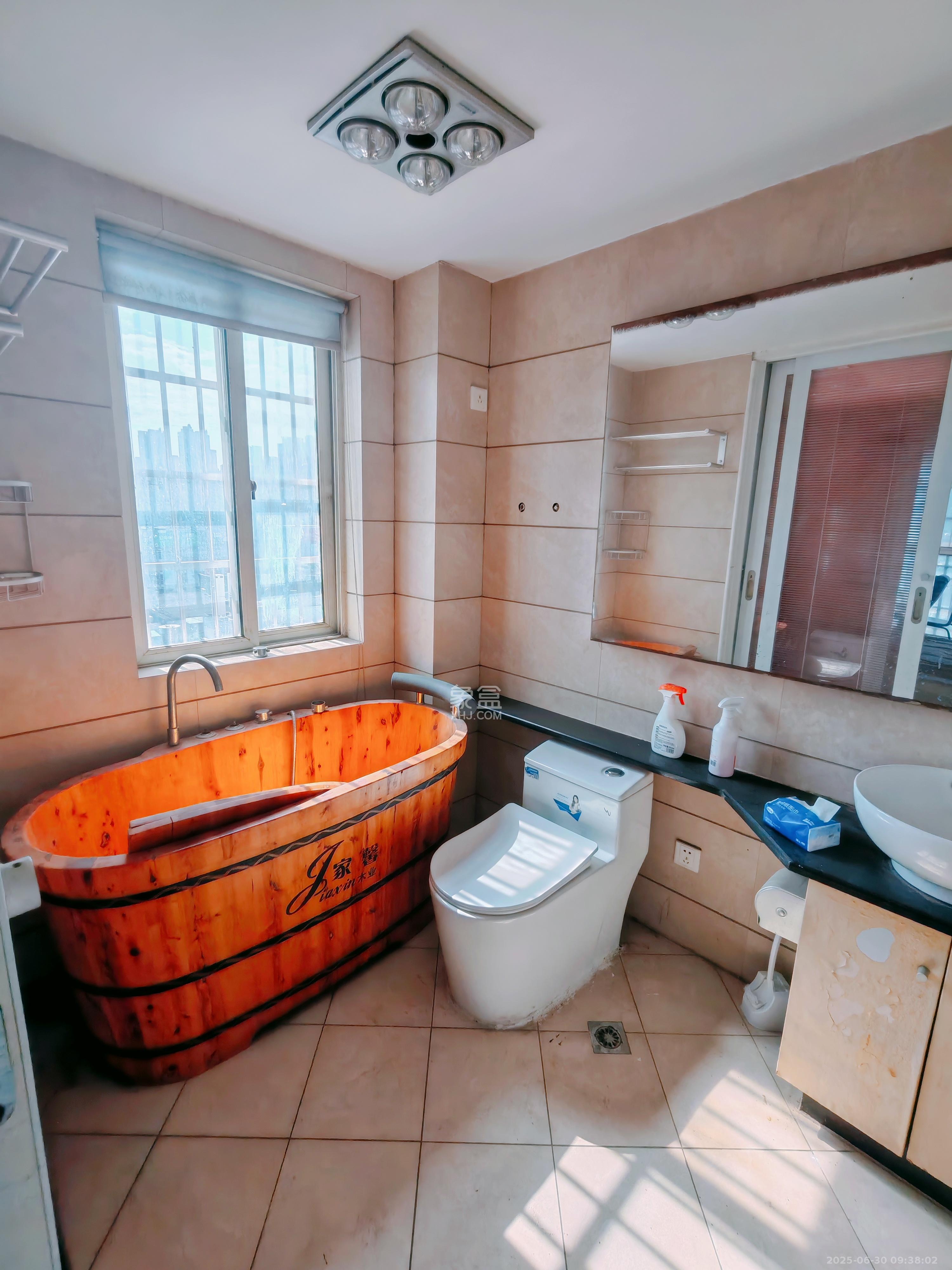 枫林美景  4室2厅2卫    3200.0元/月 枫林美景  4室2厅2卫    3200.0元/月室内图