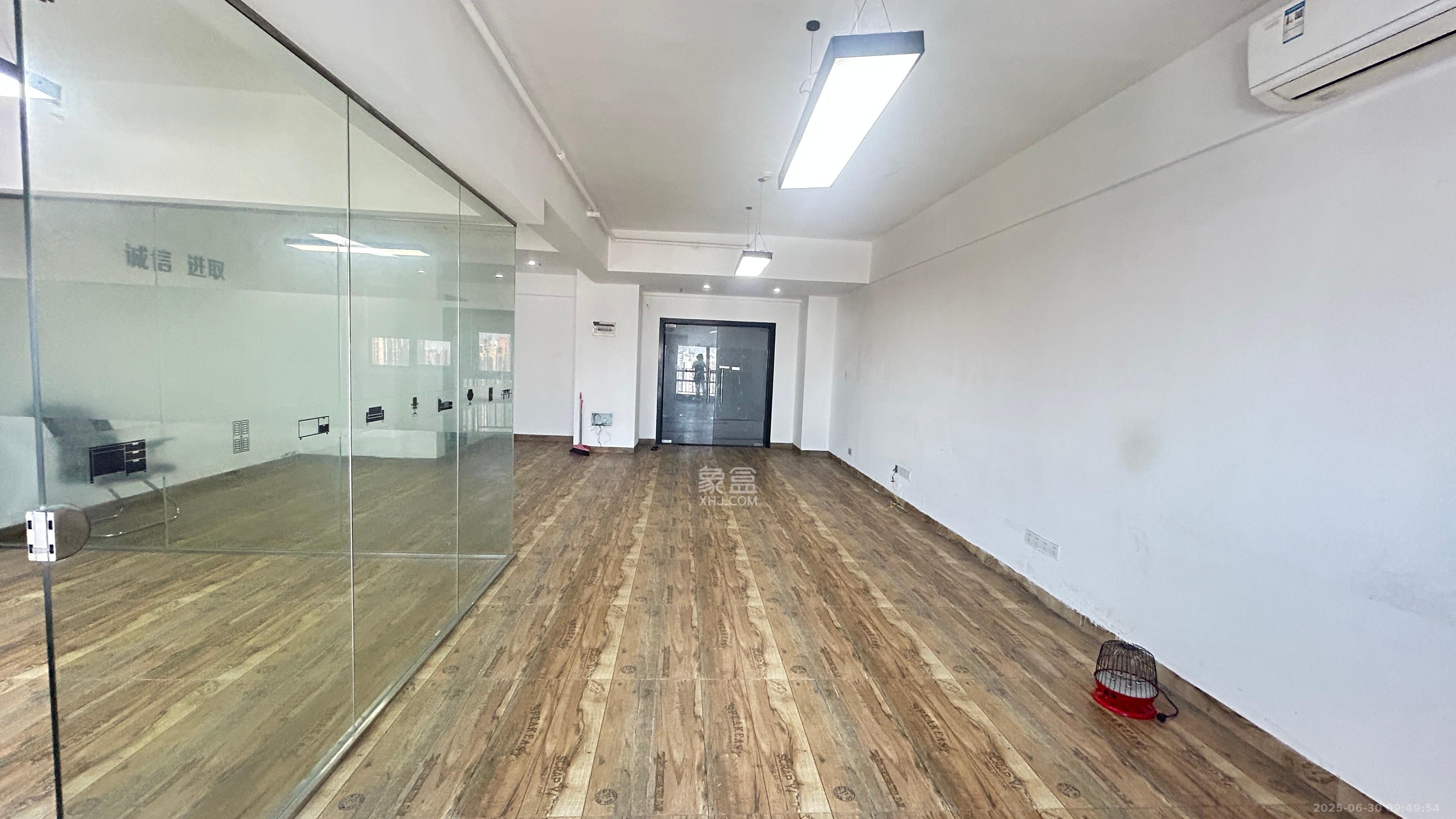 博雅例外  1室1厅1卫    1450.0元/月室内图