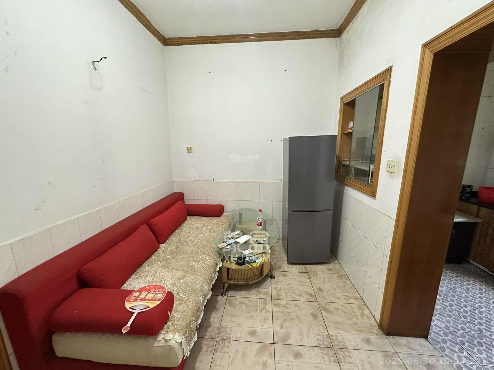 长沙市自来水有限公司金盆岭住宅区(赤岭路4号) 2室1厅1卫 1200.0元/月 长沙市自来水有限公司金盆岭住宅区(赤岭路4号) 2室1厅1卫 1200.0元/月室内图