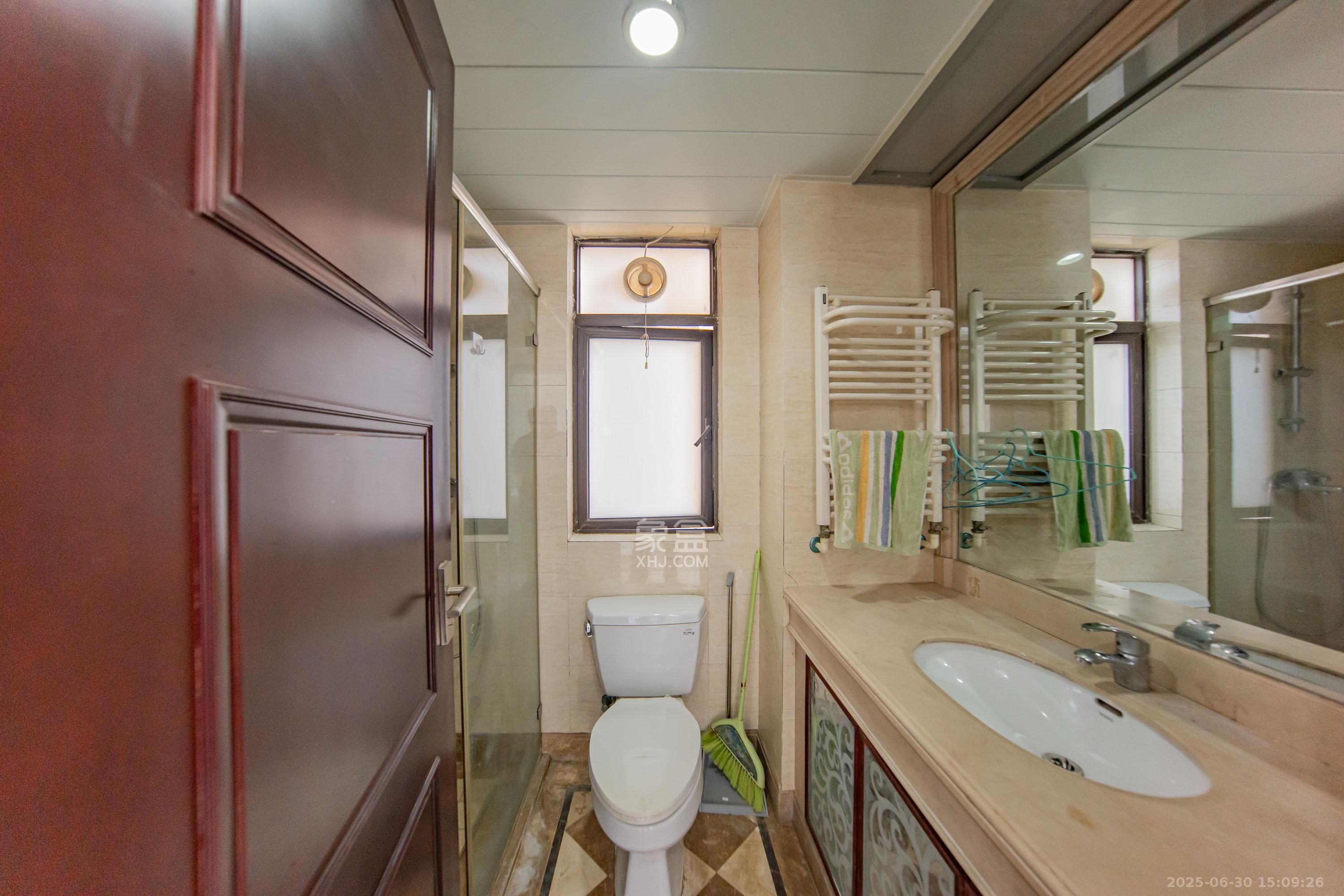 中海国际一期  4室2厅2卫    2500.0元/月 中海国际一期  4室2厅2卫    2500.0元/月室内图