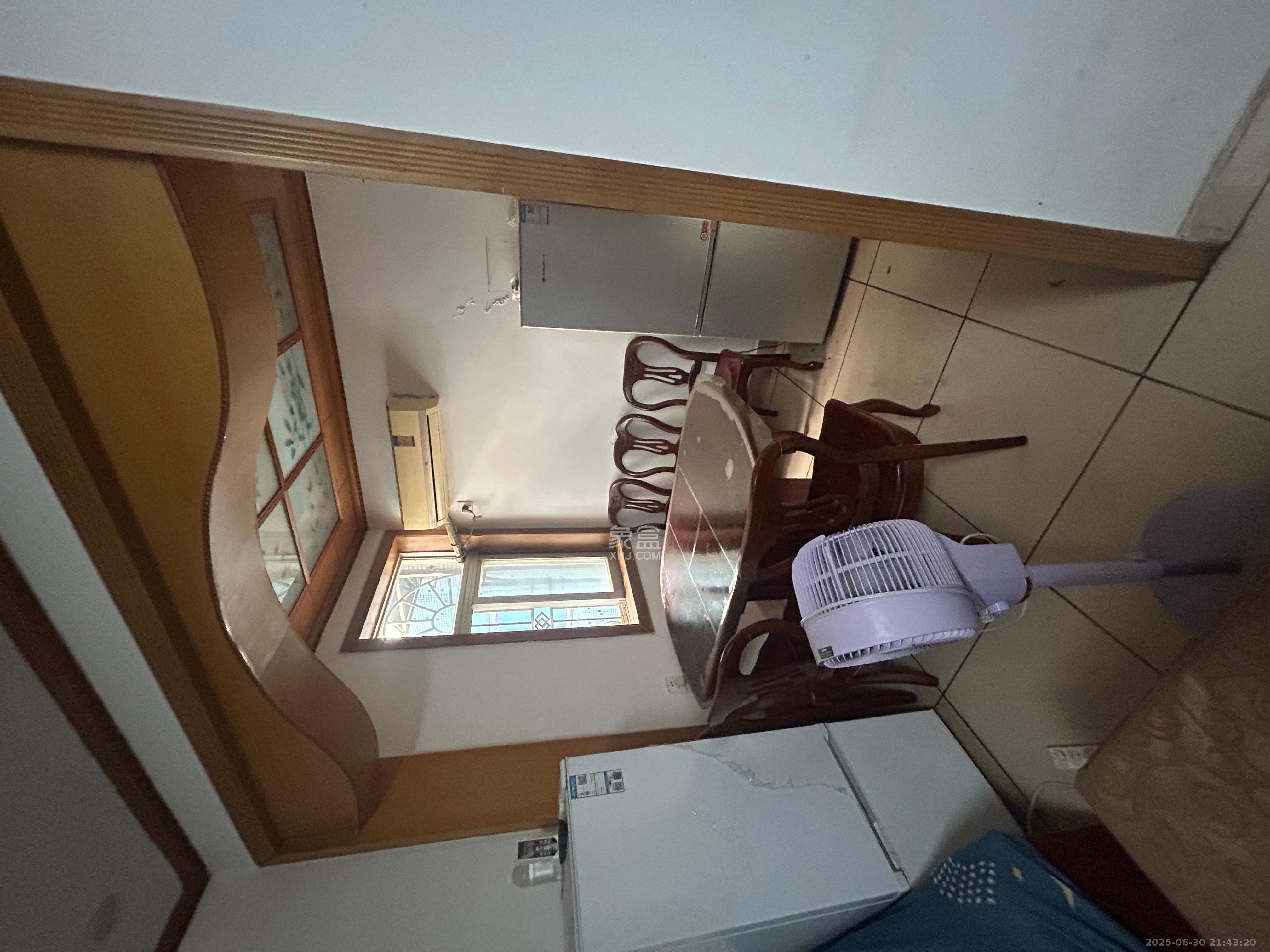 长铁高层 1室0厅0卫 2000.0元/月 长铁高层 1室0厅0卫 2000.0元/月室内图