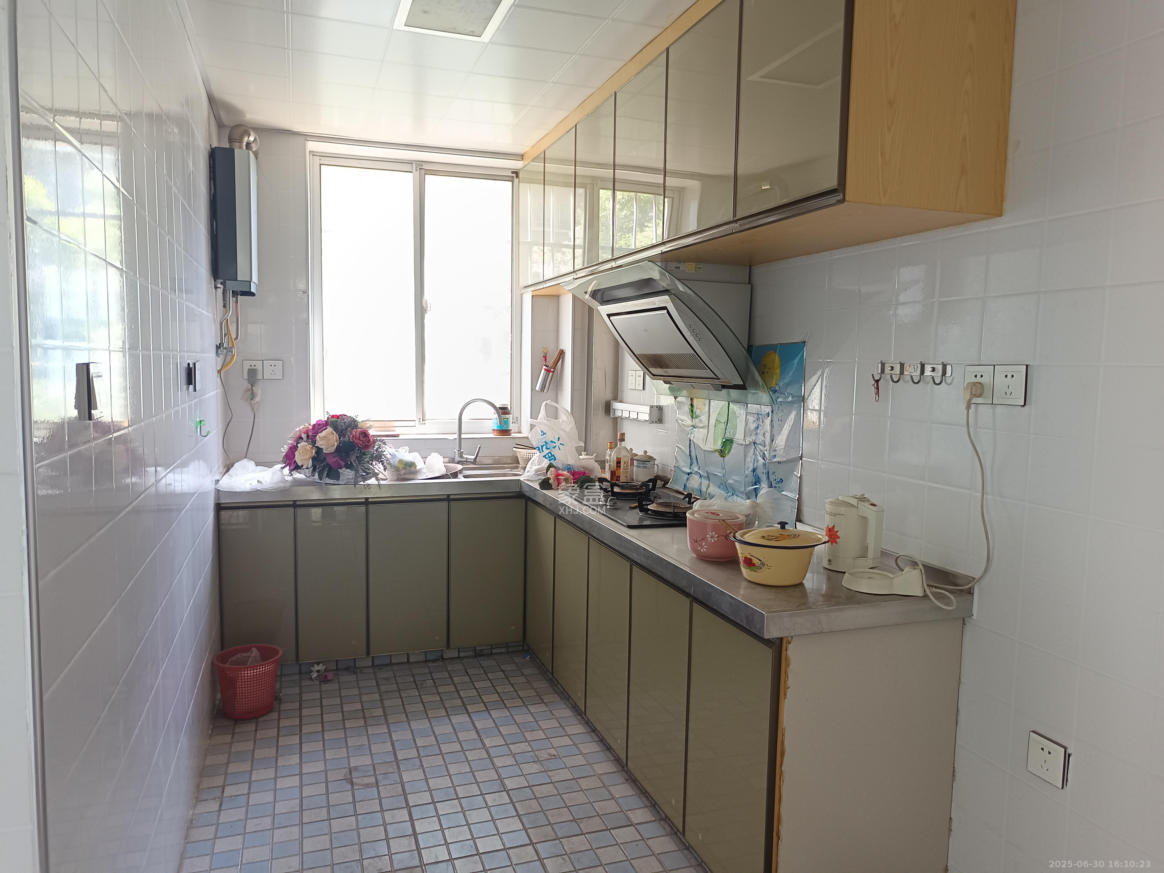 红树湾 3室2厅2卫 2000.0元/月 红树湾 3室2厅2卫 2000.0元/月室内图