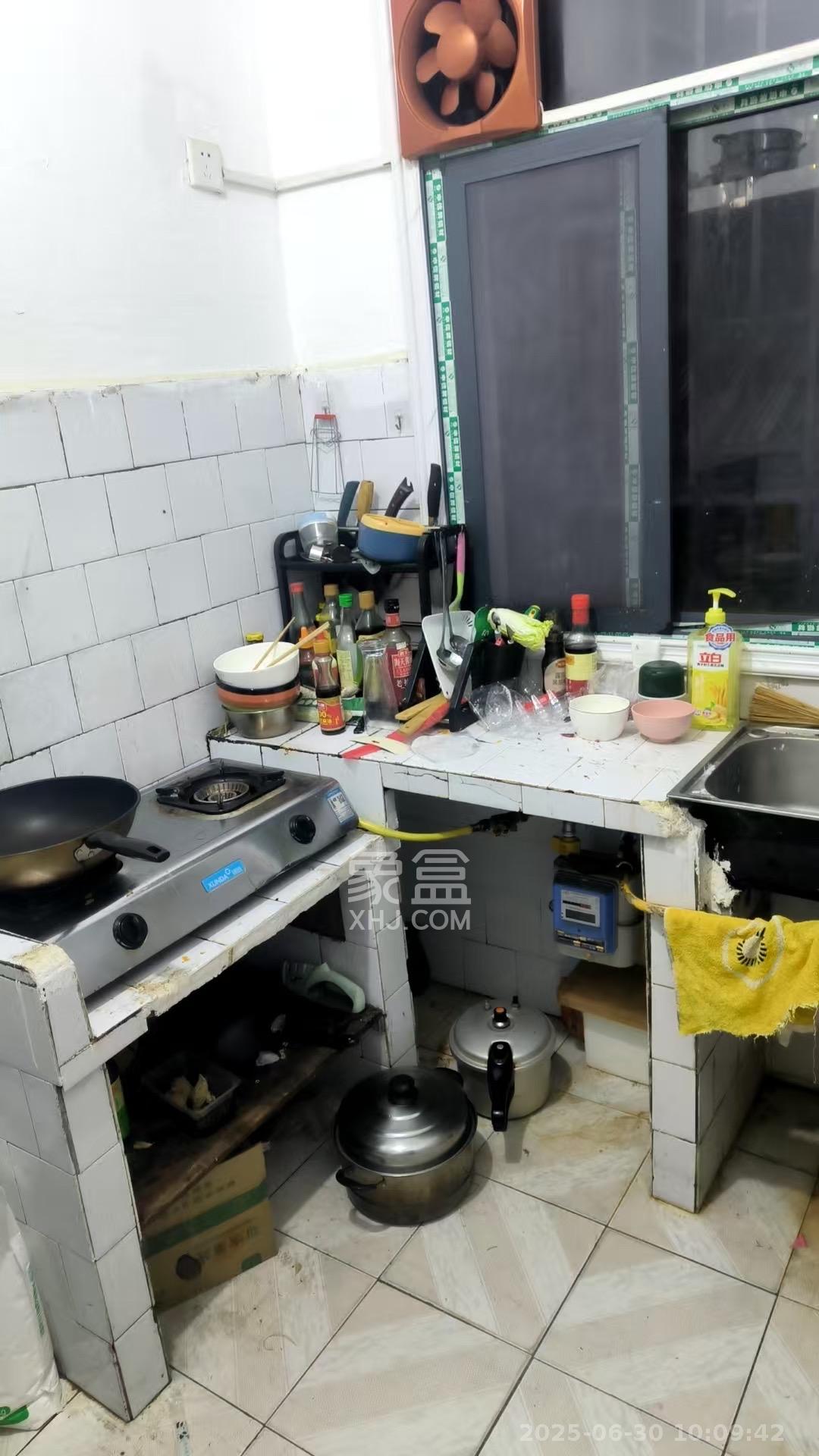 桐荫里社区 2室1厅1卫 1400.0元/月 桐荫里社区 2室1厅1卫 1400.0元/月室内图