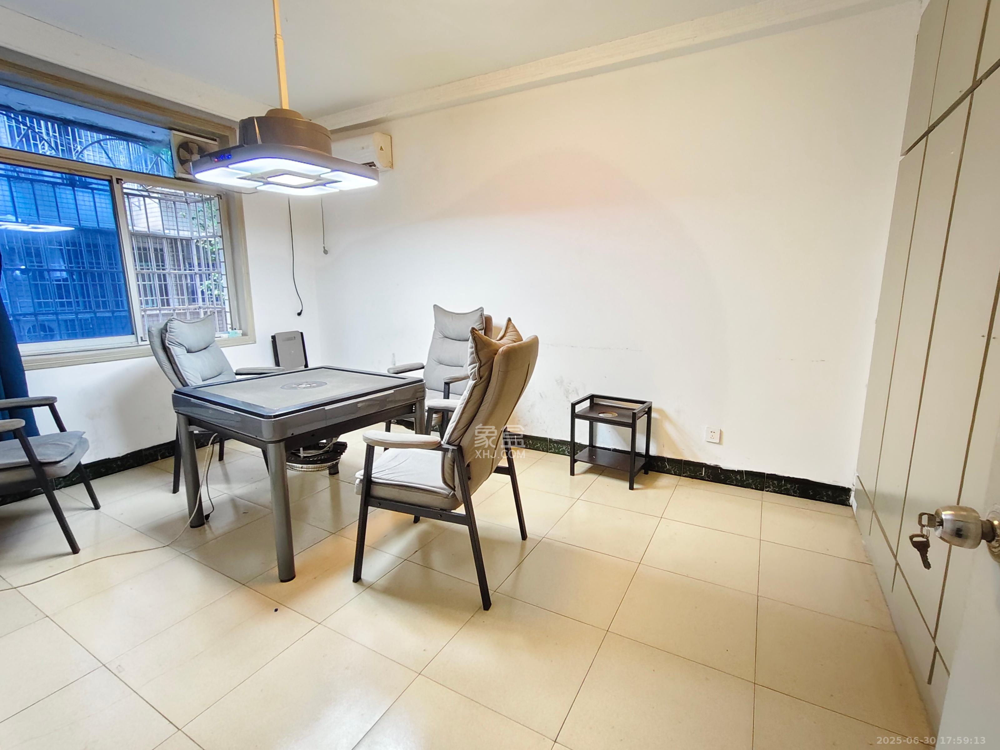 马王堆陶瓷城新合区  2室2厅1卫    2200.0元/月 马王堆陶瓷城新合区  2室2厅1卫    2200.0元/月室内图