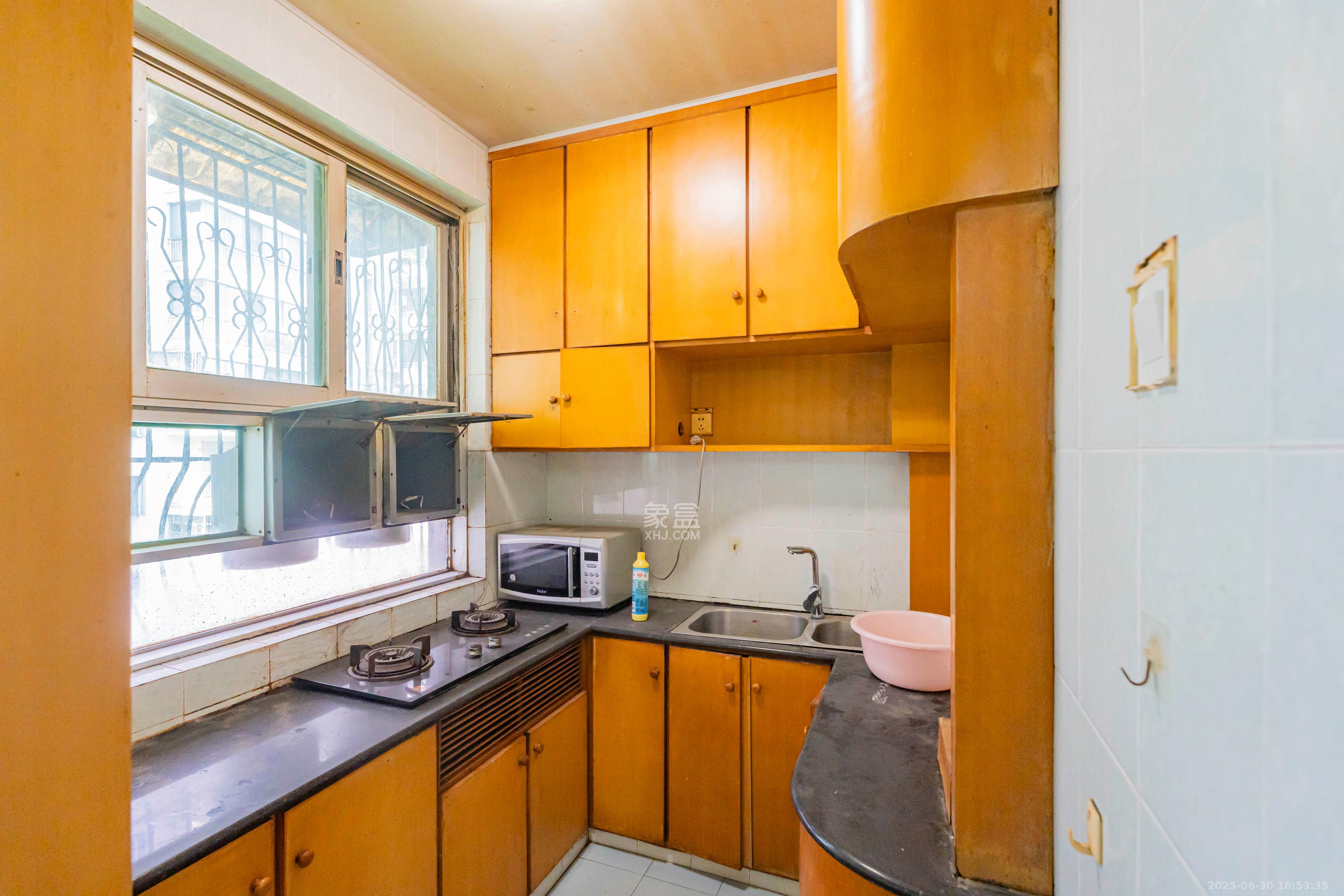 虹嘉花园（虹嘉园小区）  2室2厅1卫    76.0万厨房
