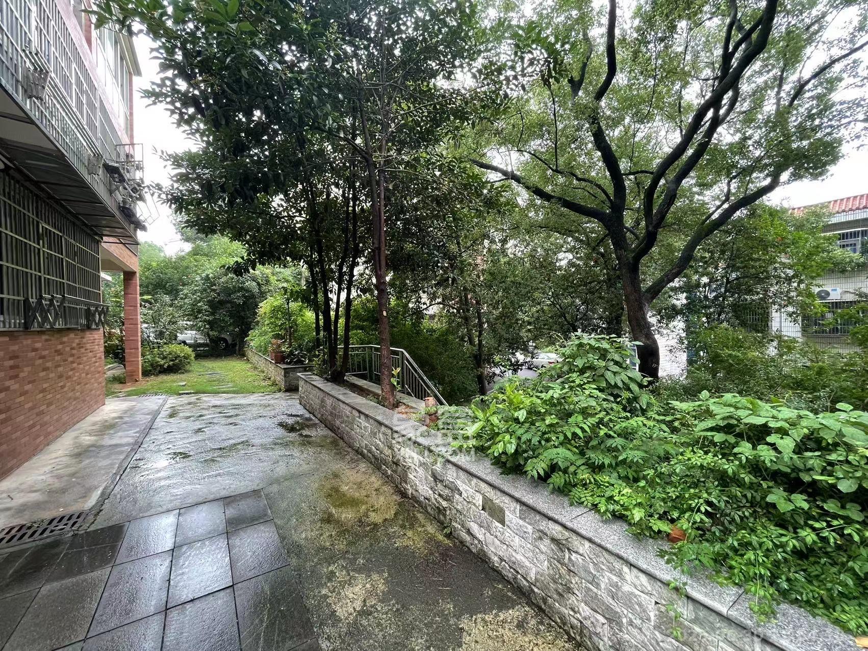 咸嘉新村悦峰园  3室2厅2卫   2800.00元/月室内图