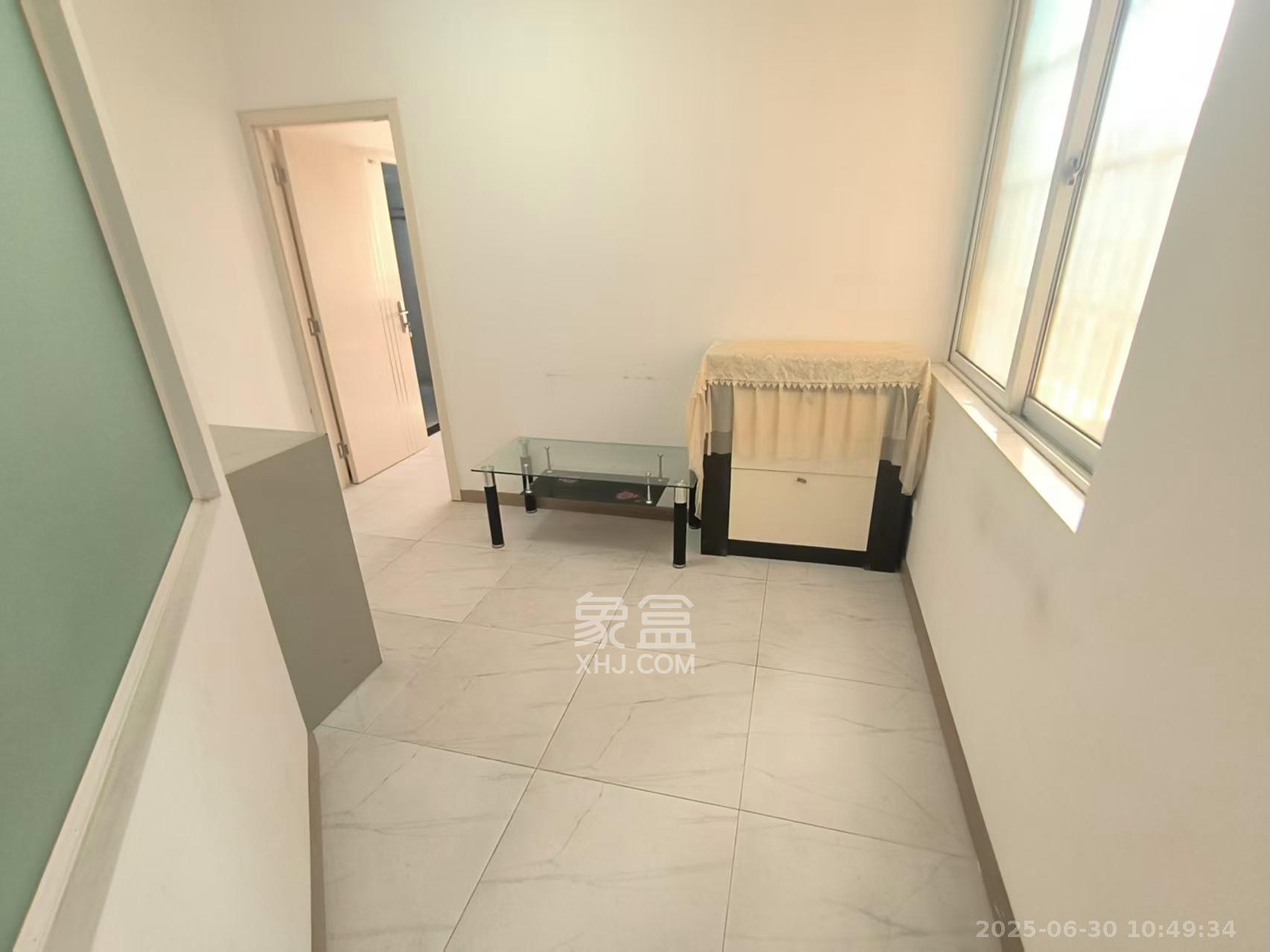 巧克力空间(建鸿达现代大厦) 1室1厅1卫 1100.0元/月 巧克力空间(建鸿达现代大厦) 1室1厅1卫 1100.0元/月室内图