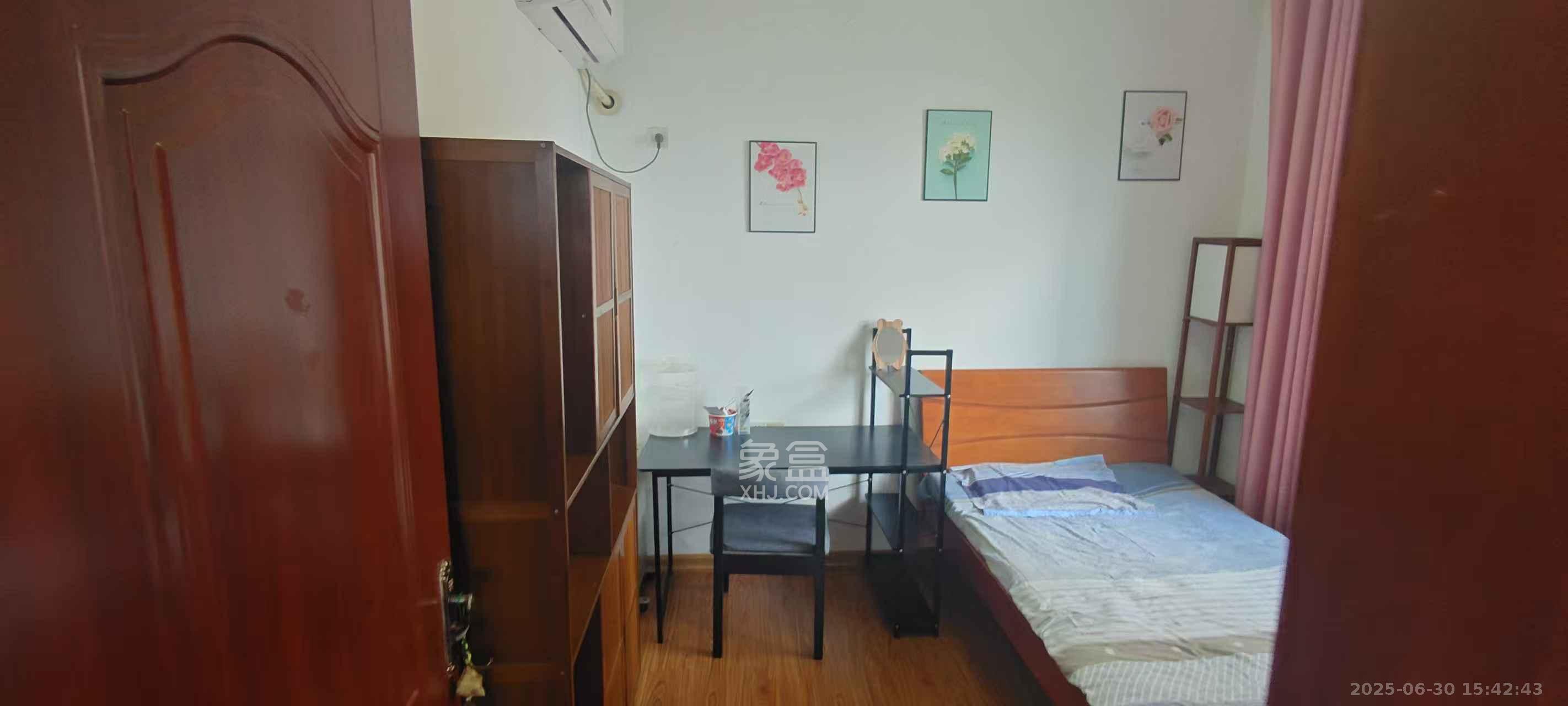 万里时代 2室2厅1卫 2500.0元/月 万里时代 2室2厅1卫 2500.0元/月室内图