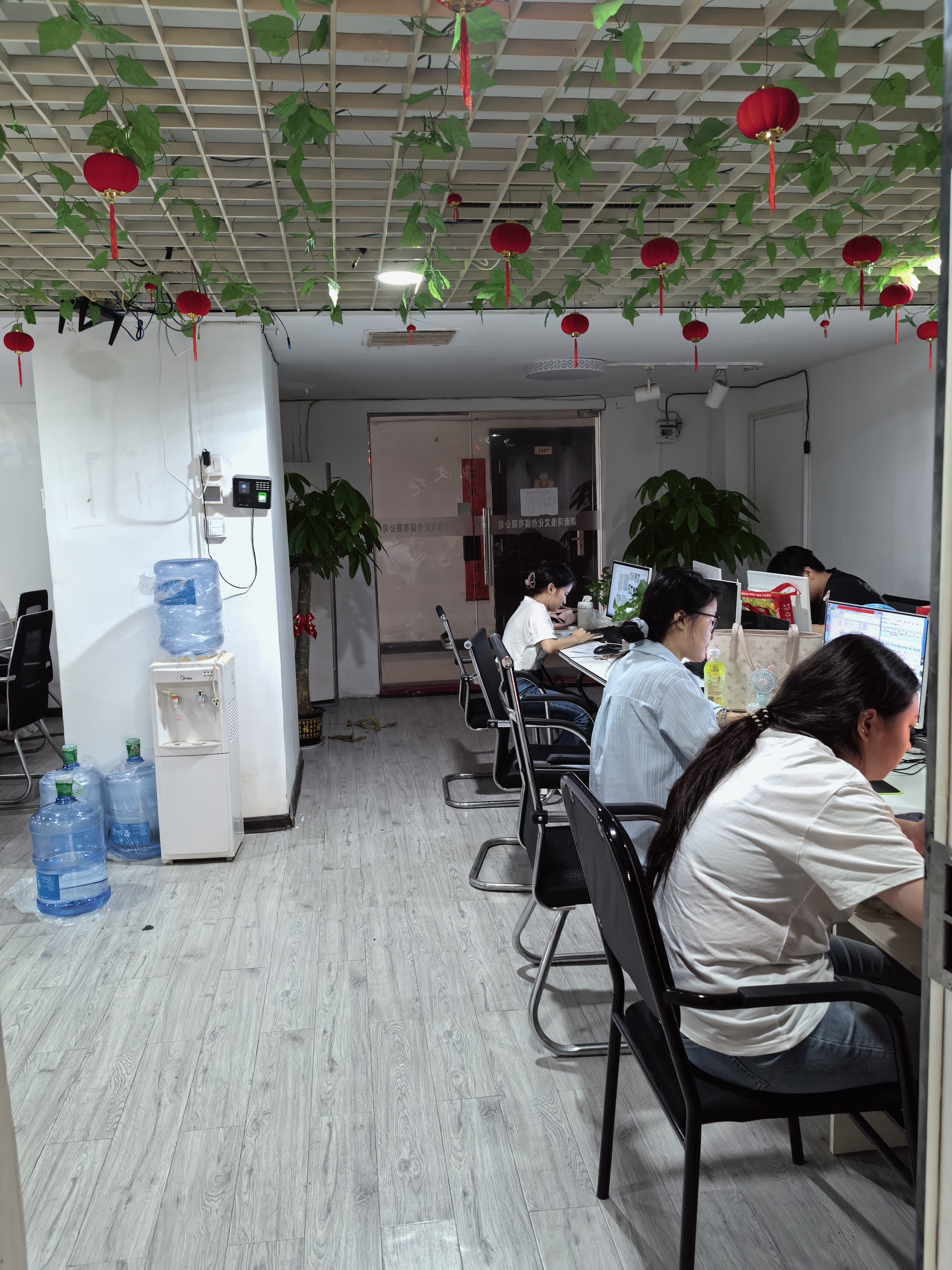 财智公馆大厦(瑞士国际酒店) 2室1厅1卫 800.0元/月 财智公馆大厦(瑞士国际酒店) 2室1厅1卫 800.0元/月室内图