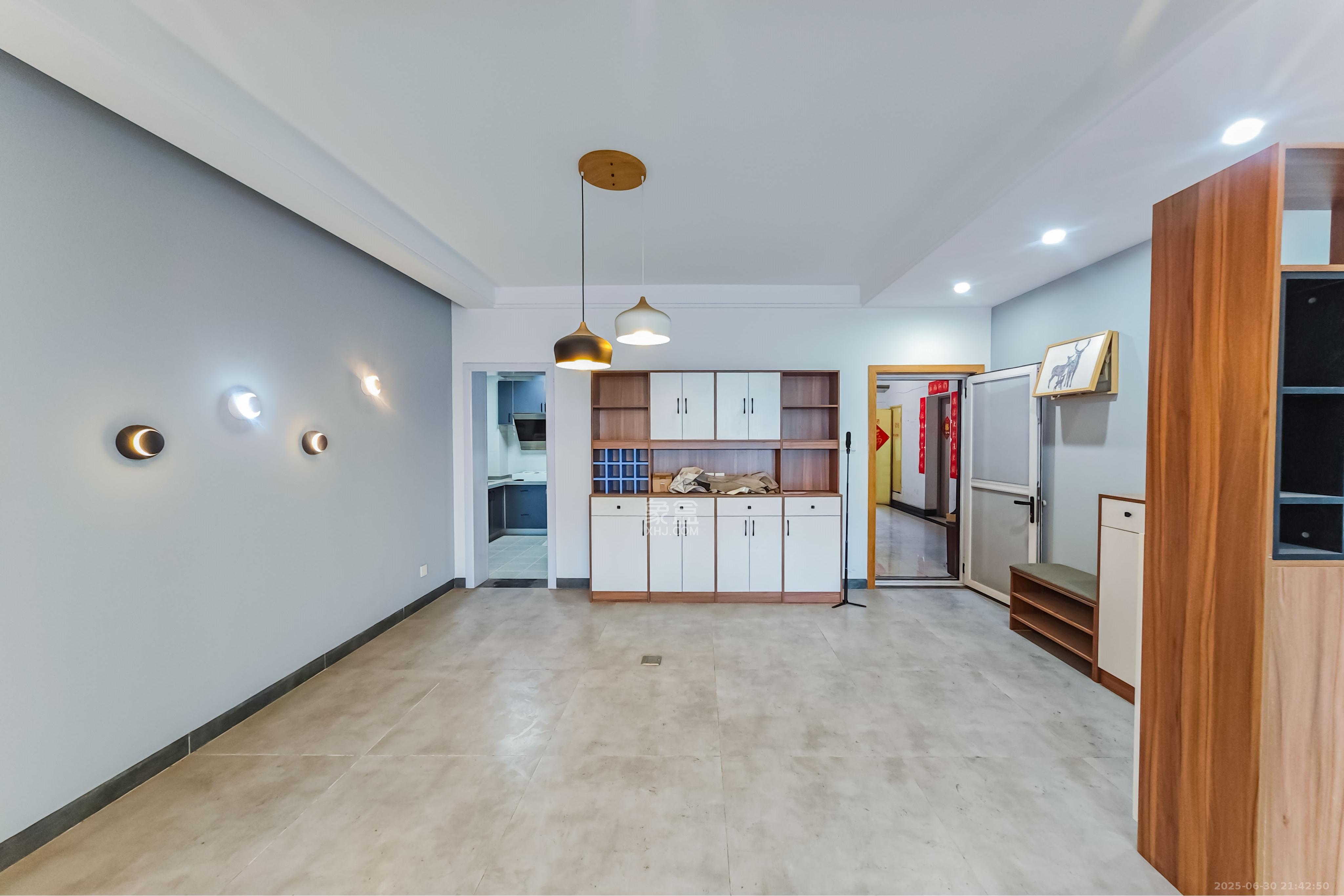 白沙湾嘉园  3室2厅1卫    105.0万 白沙湾嘉园  3室2厅1卫    105.0万客厅