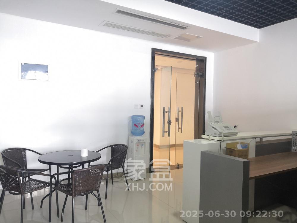 保利麓谷林语I区  1室1厅1卫   3200.00元/月室内图