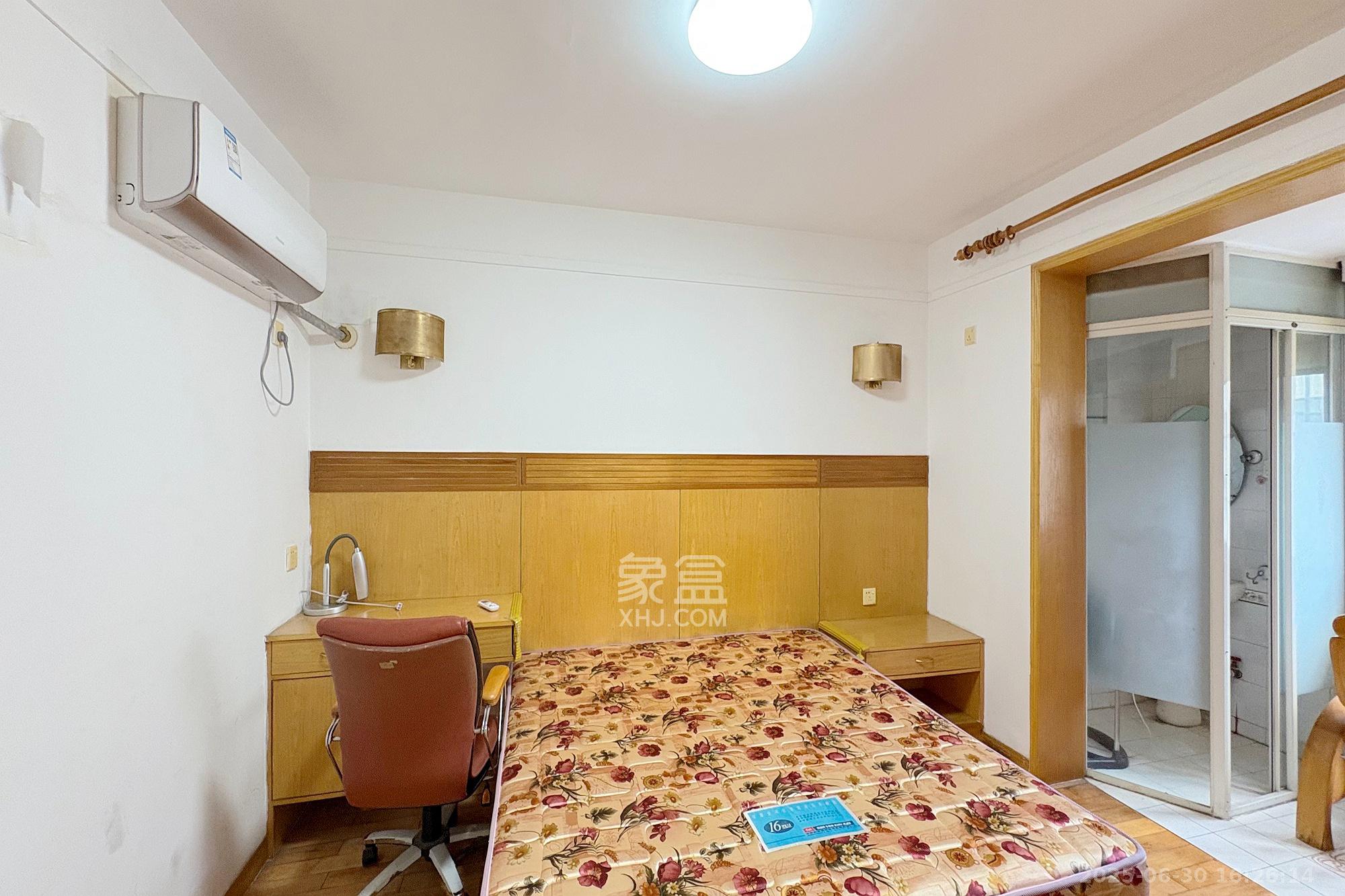 湖南省道路运输管理局  3室2厅1卫    103.0万卧室