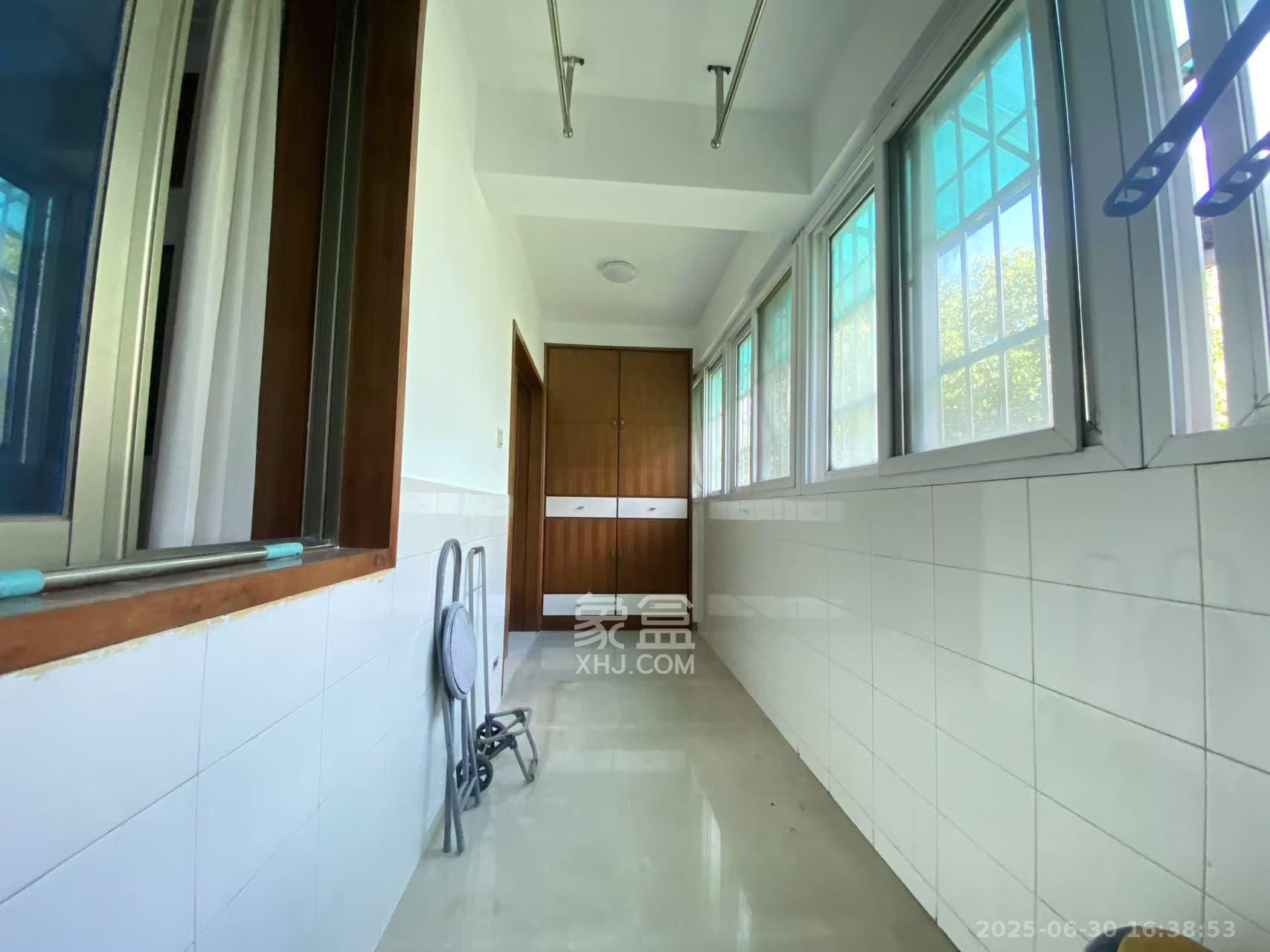 东南明苑 3室2厅2卫 2300.0元/月 东南明苑 3室2厅2卫 2300.0元/月室内图