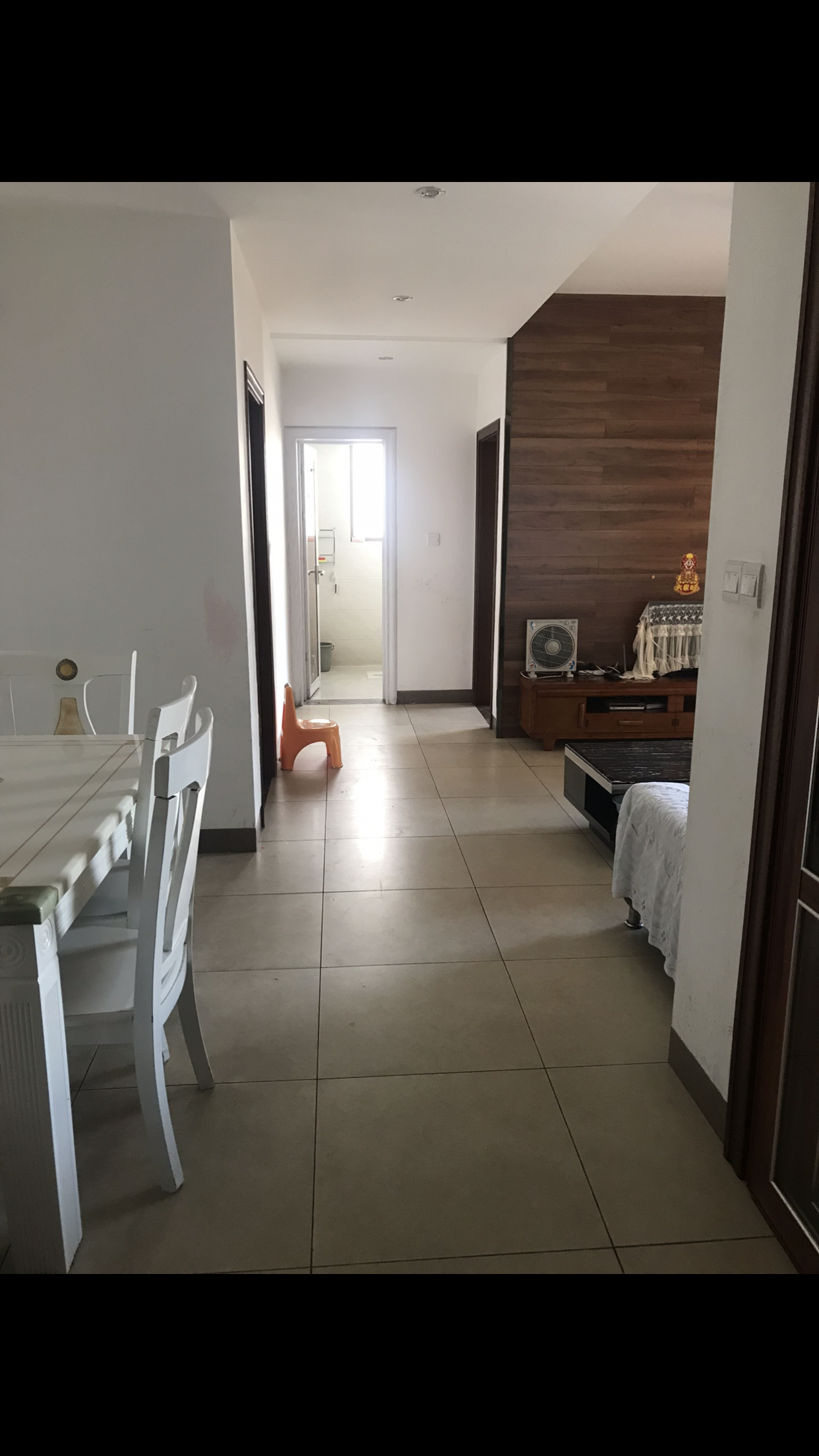 华新苑 2室2厅1卫 1600.0元/月 华新苑 2室2厅1卫 1600.0元/月室内图