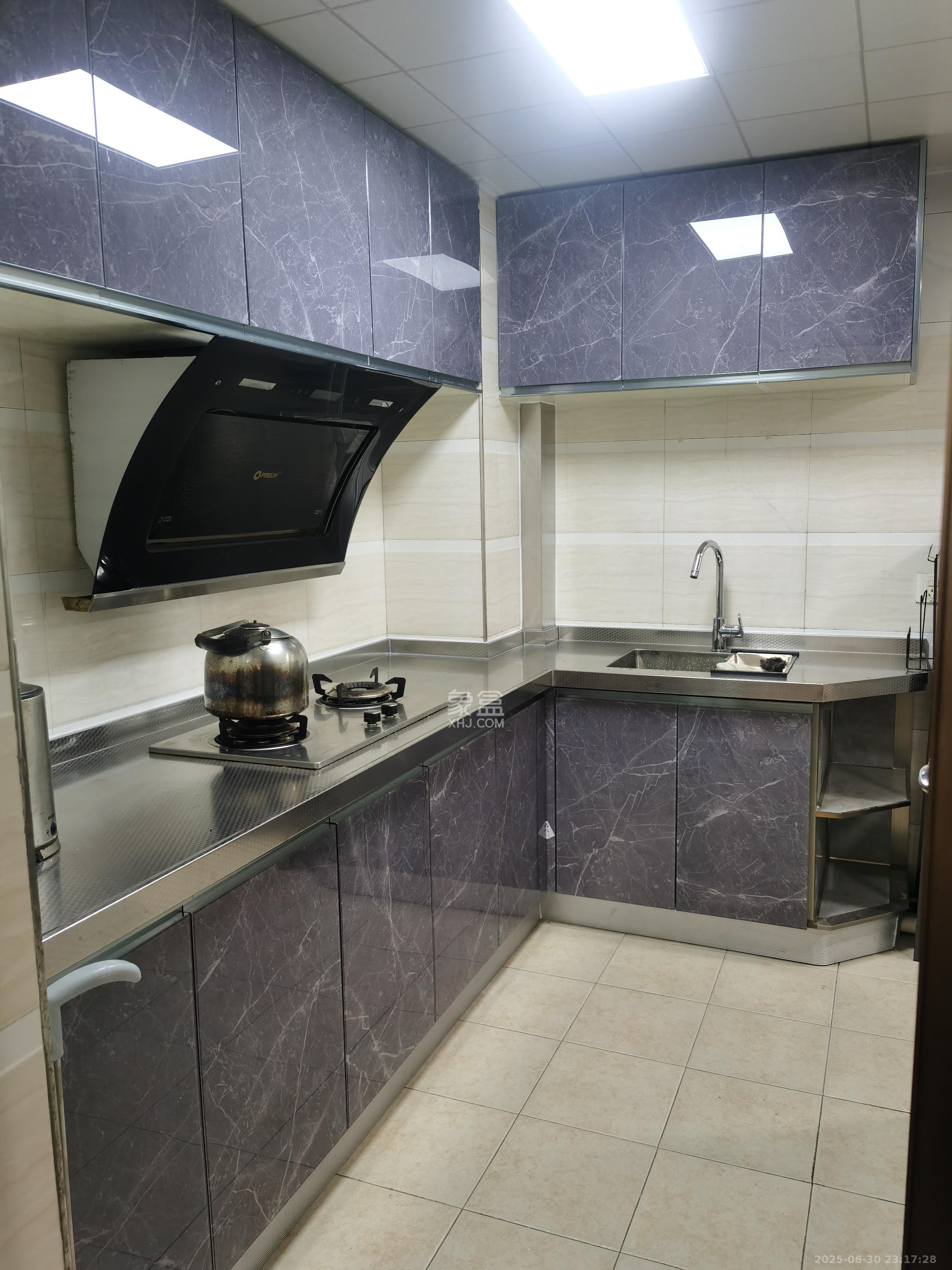 万科金域华府三四期  1室2厅1卫    3000.0元/月 万科金域华府三四期  1室2厅1卫    3000.0元/月室内图1