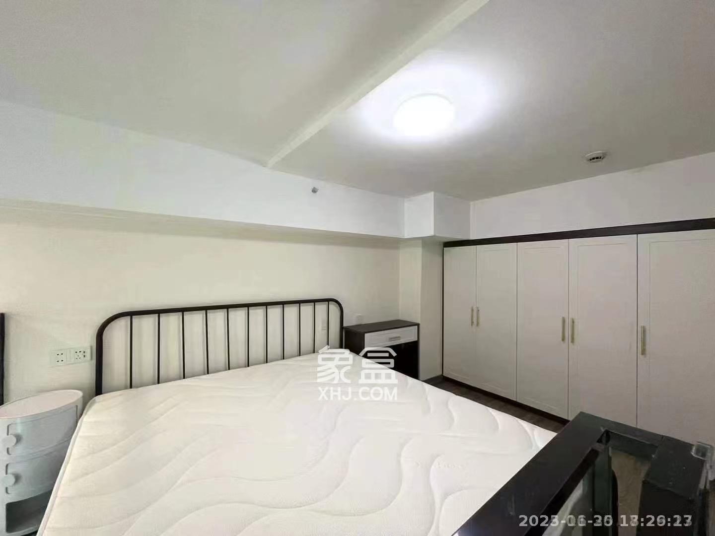 卓越浅水湾  1室0厅0卫   1900.00元/月