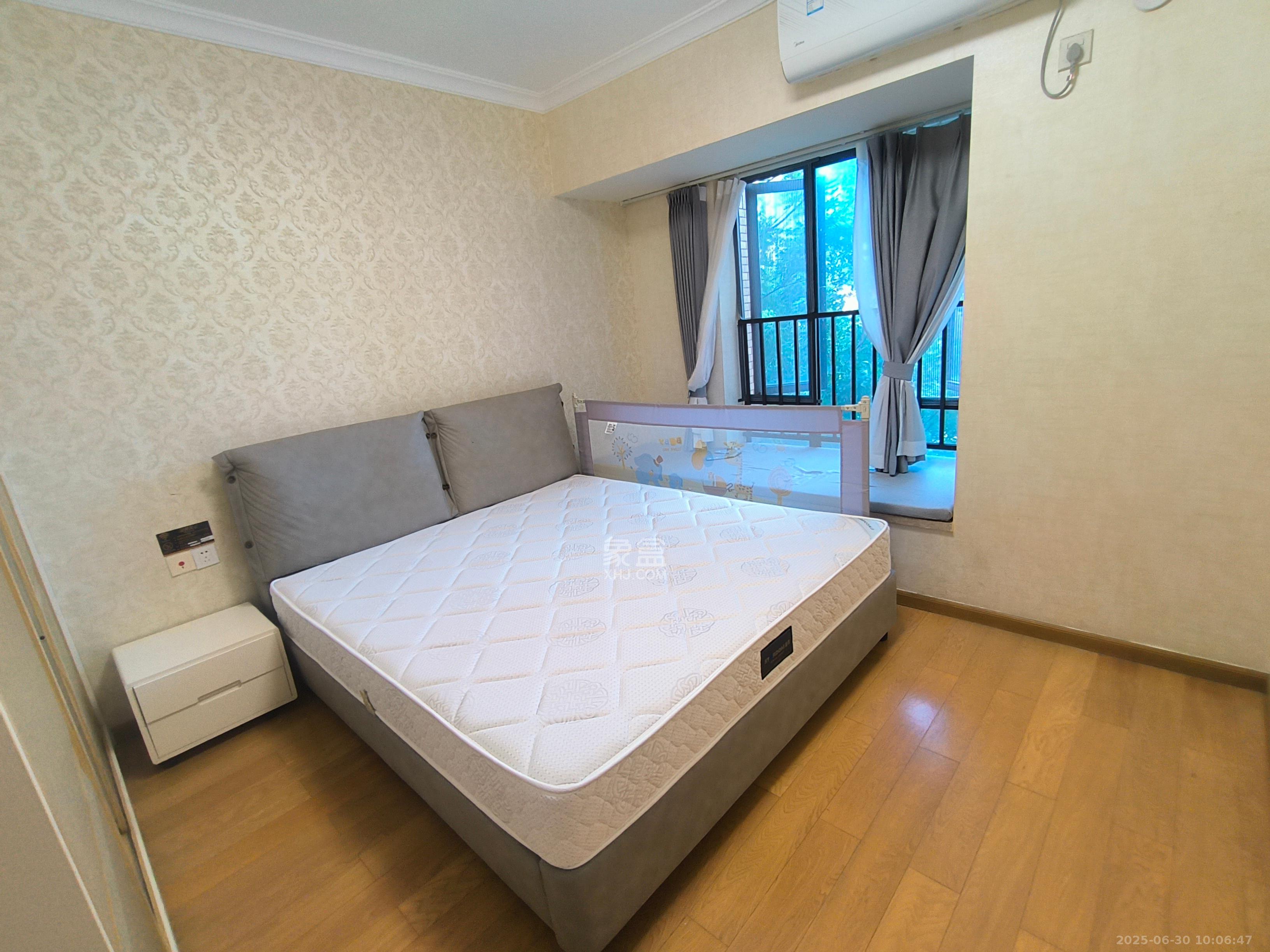 时代倾城一期  3室2厅2卫   2300.00元/月室内图