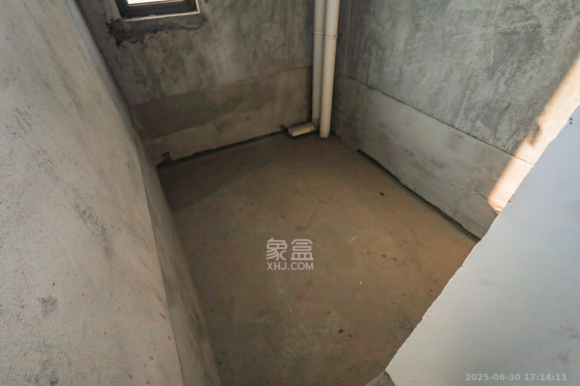 南山雍江汇（滨江国际新城）  4室2厅2卫   288.00万卫生间