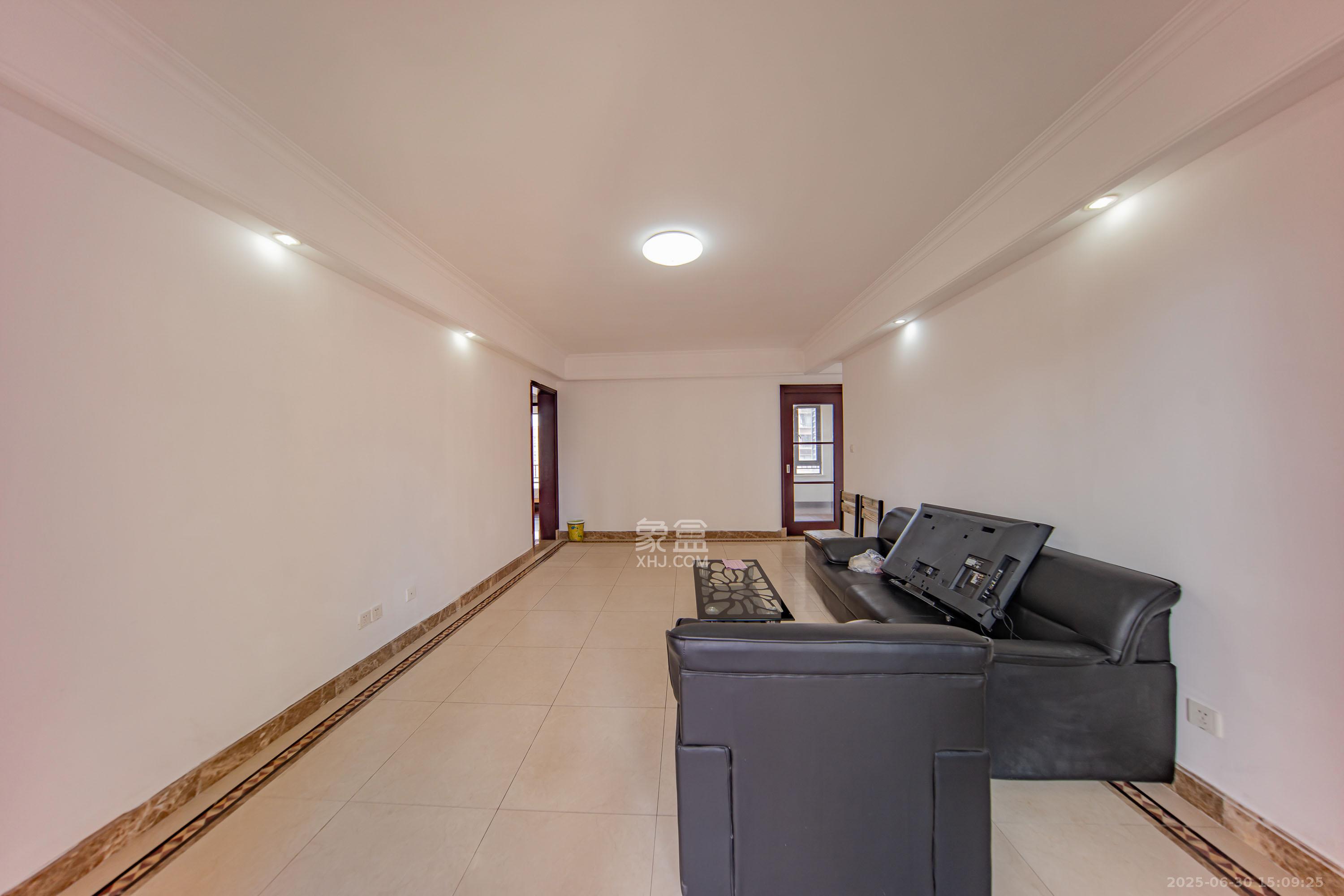 中海国际一期  4室2厅2卫    2500.0元/月 中海国际一期  4室2厅2卫    2500.0元/月室内图