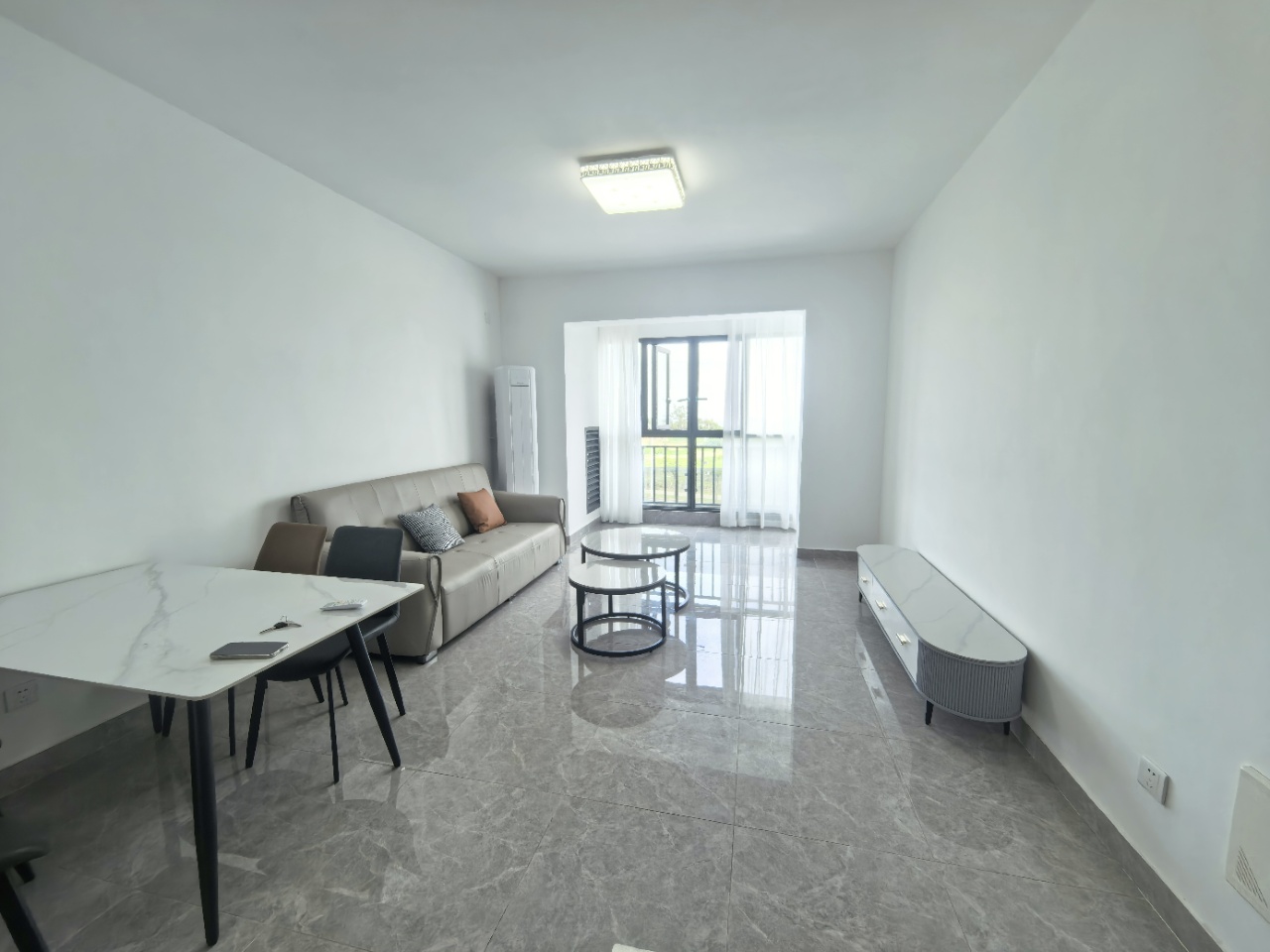 首开美墅湾 2室2厅1卫 2500.0元/月 首开美墅湾 2室2厅1卫 2500.0元/月室内图