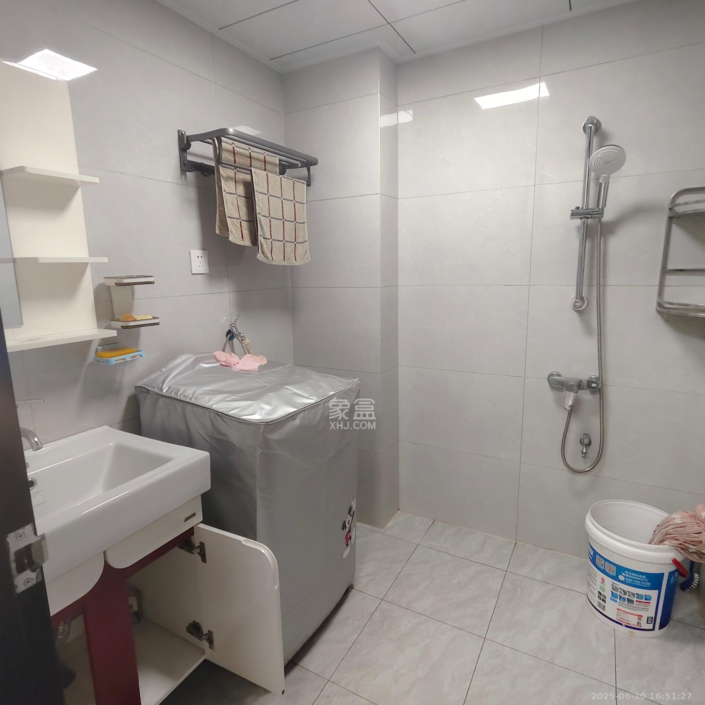 钱隆世家  1室1厅1卫    1500.0元/月室内图