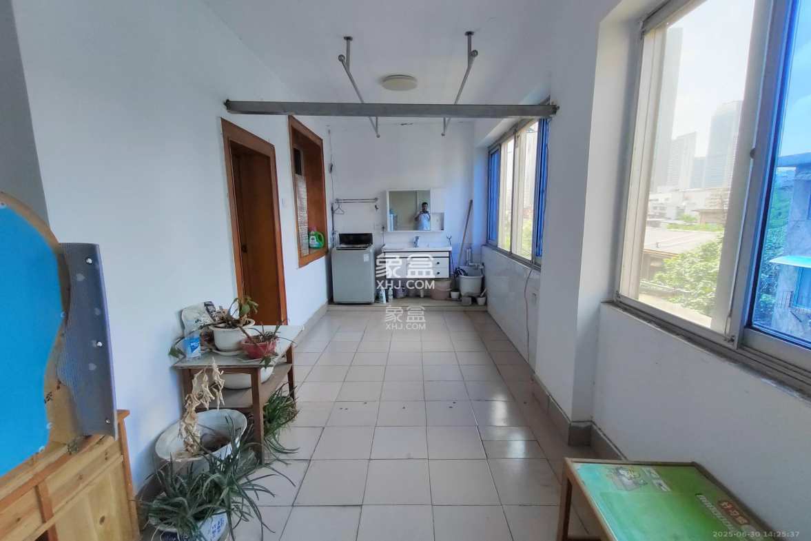 省文化厅宿舍(文物局)/湖南省书法院  2室2厅1卫    1900.0元/月 省文化厅宿舍(文物局)/湖南省书法院  2室2厅1卫    1900.0元/月室内图