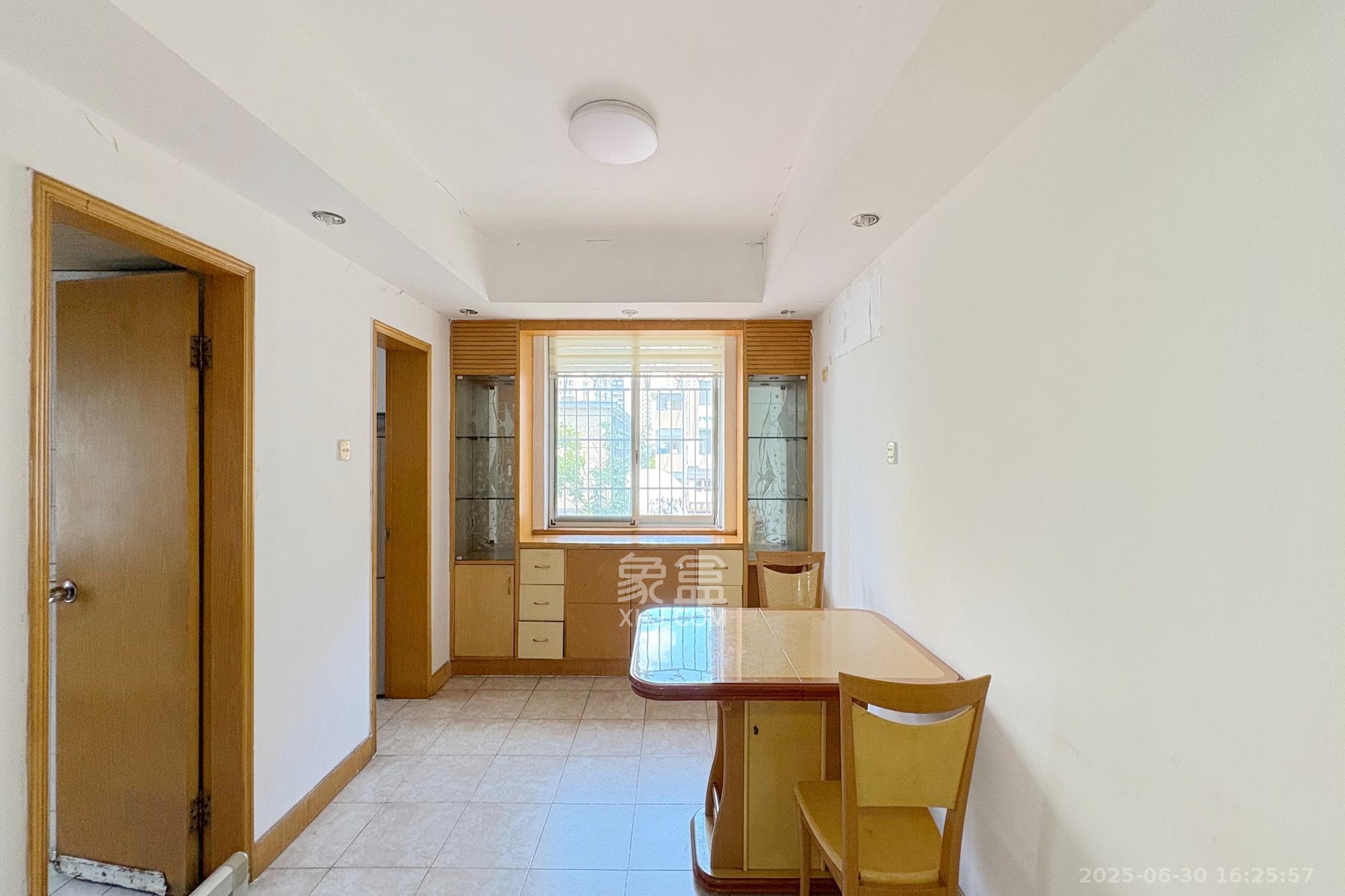 湖南省道路运输管理局  3室2厅1卫    103.0万客厅