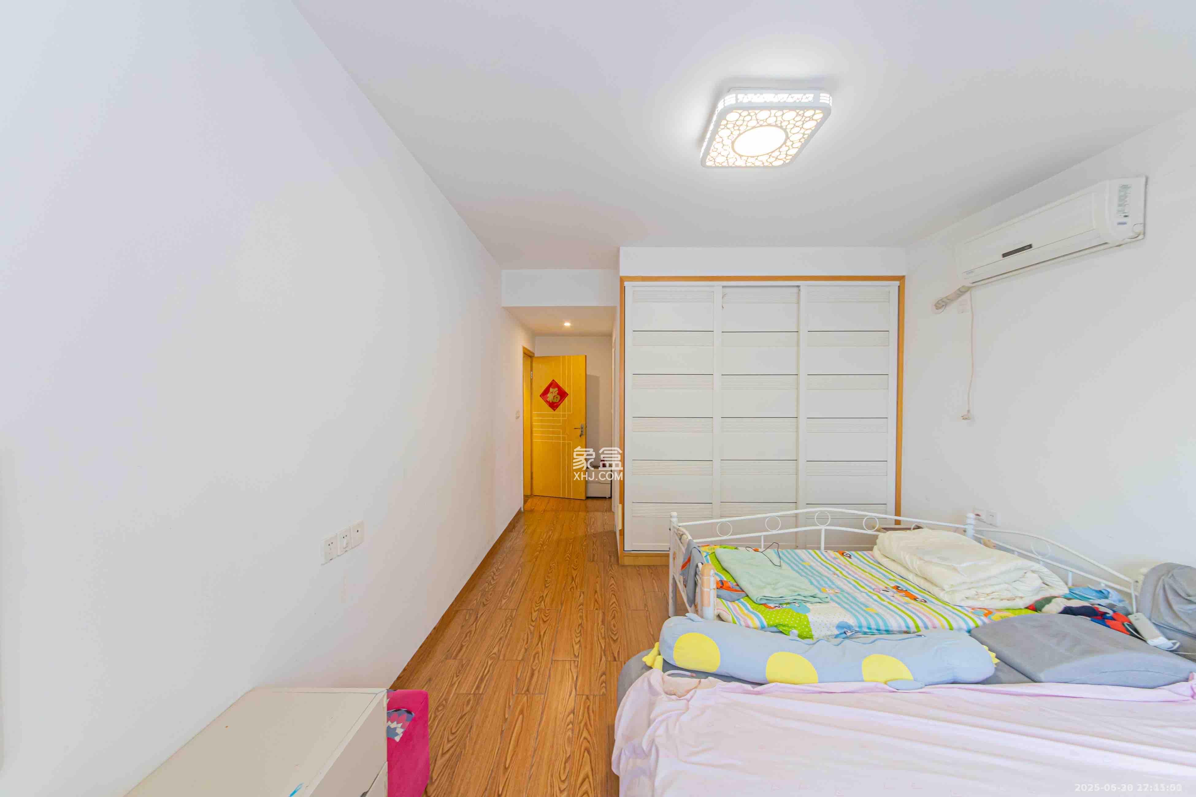 长大彩虹都  4室2厅2卫   4800.00元/月室内图