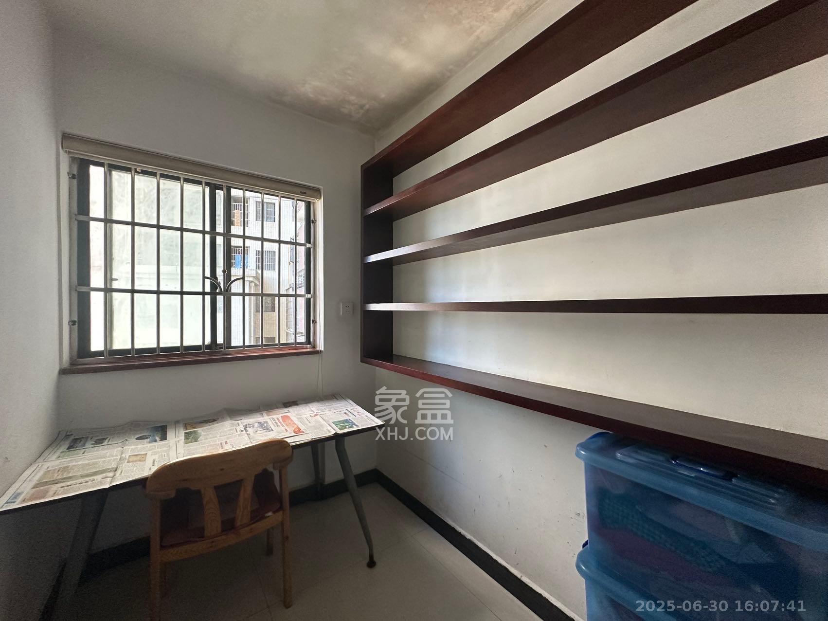 兰亭峰景  1室2厅1卫   2400.00元/月室内图