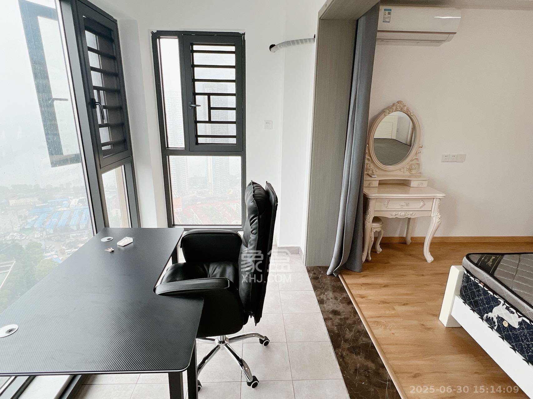 北辰三角洲E7区  3室2厅2卫    4300.0元/月室内图