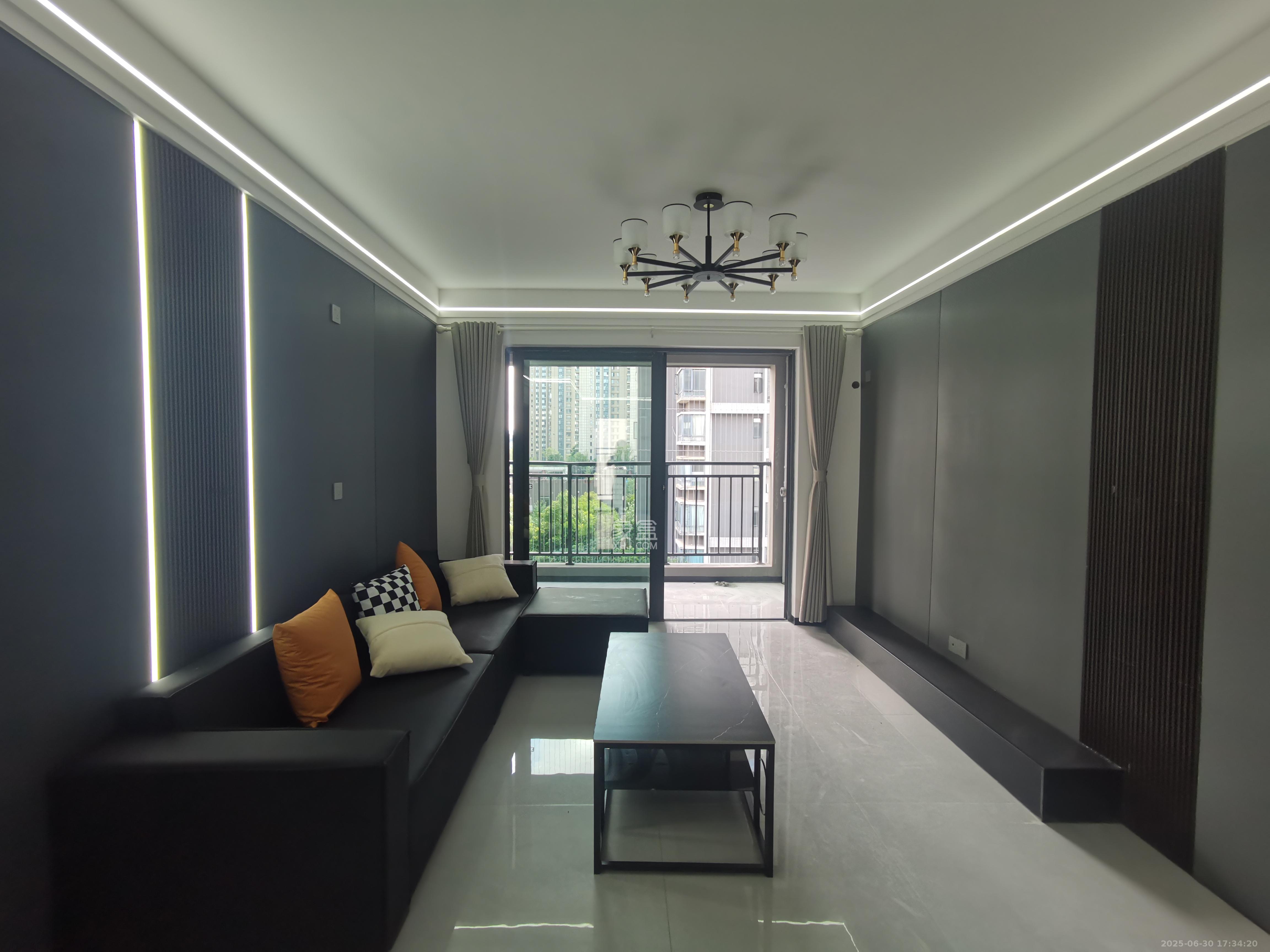 周南学府 3室2厅2卫 2800.0元/月 周南学府 3室2厅2卫 2800.0元/月室内图