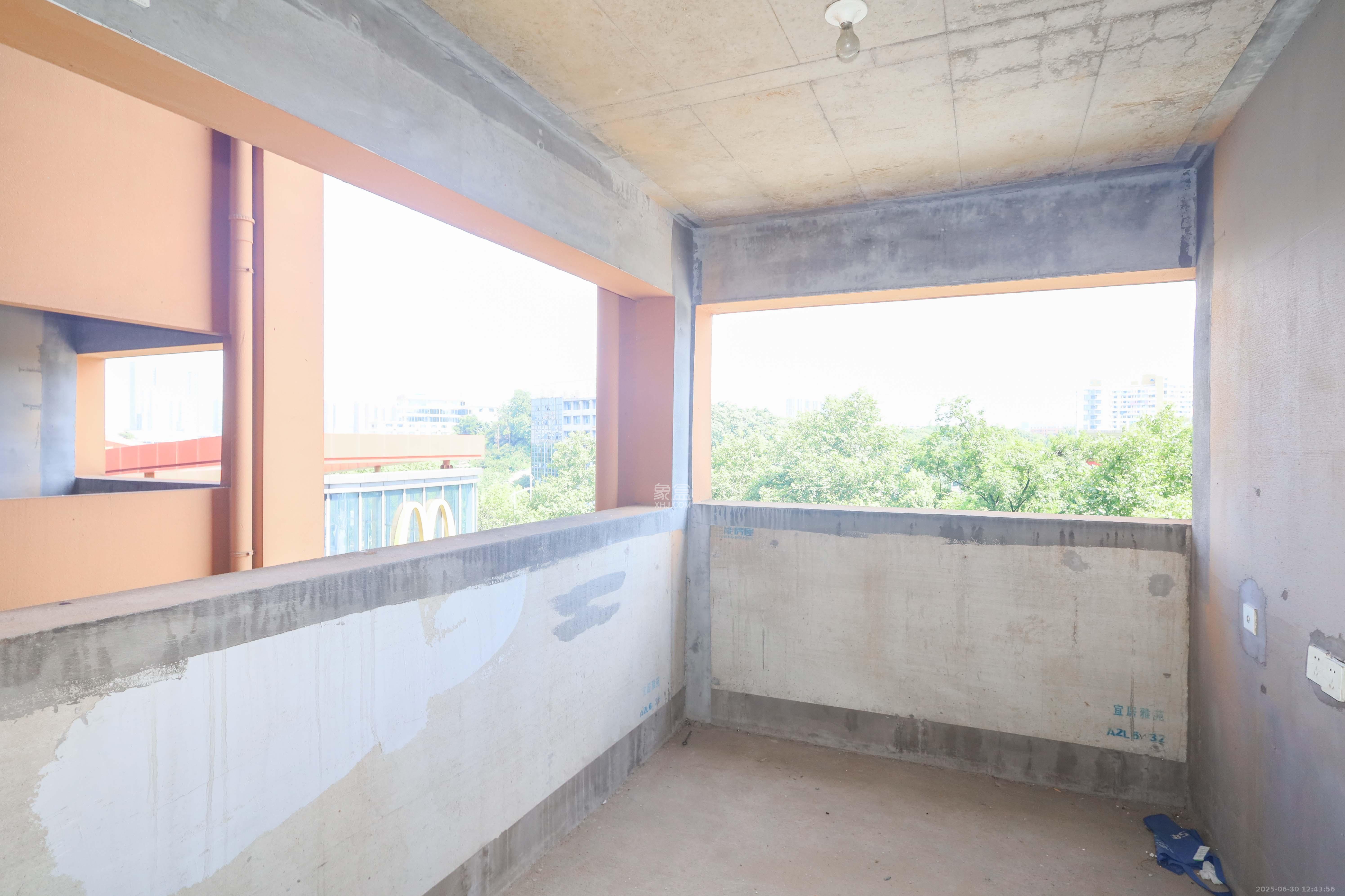 好莱城(弘德西街)  4室2厅2卫    108.0万 好莱城(弘德西街)  4室2厅2卫    108.0万卧室