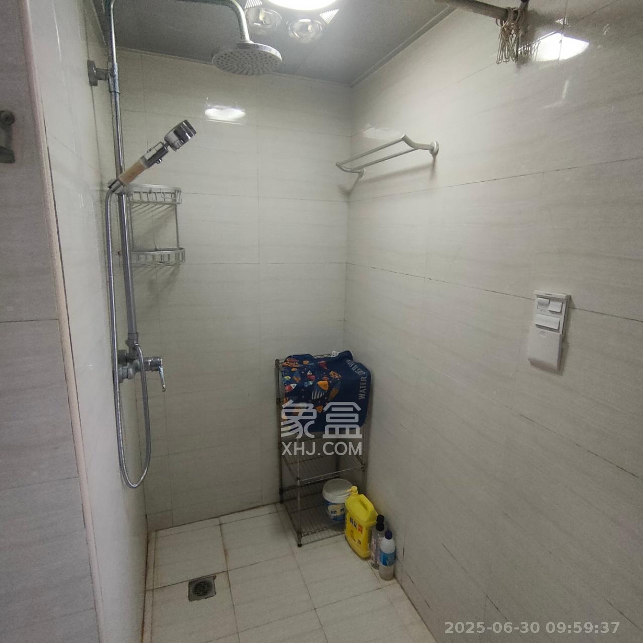 铂宫  2室1厅1卫   3100.00元/月室内图