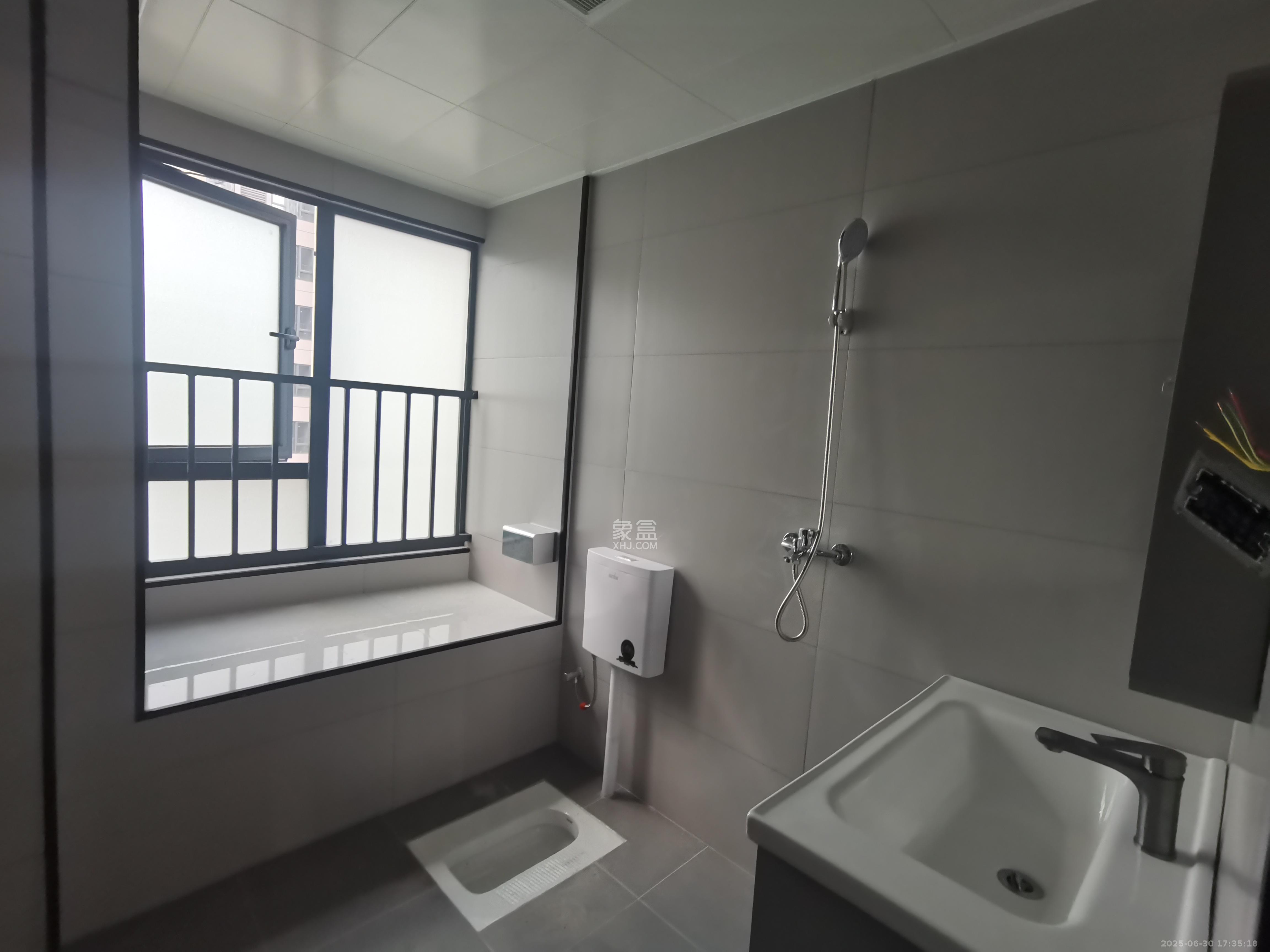 周南学府 3室2厅2卫 2800.0元/月 周南学府 3室2厅2卫 2800.0元/月室内图