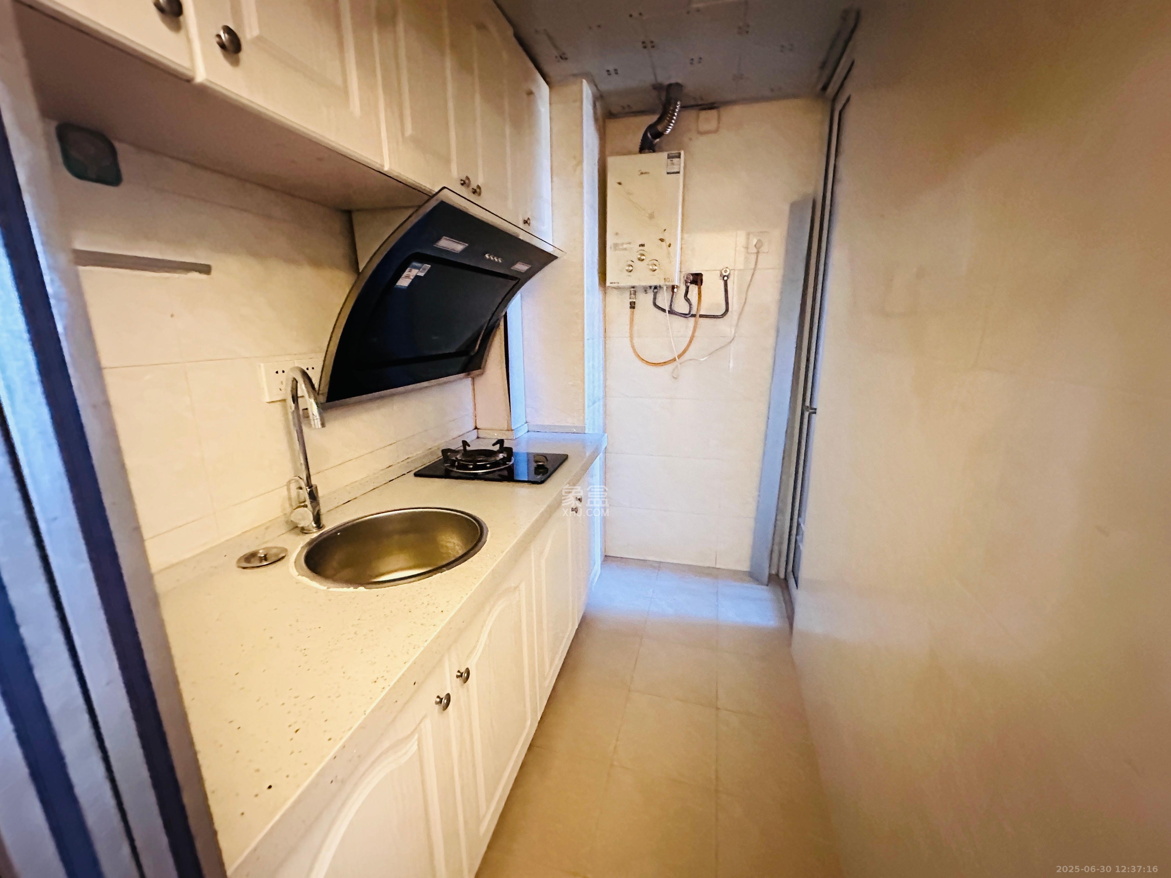 东怡外国(南湖一号) 1室1厅1卫 2500.0元/月 东怡外国(南湖一号) 1室1厅1卫 2500.0元/月室内图