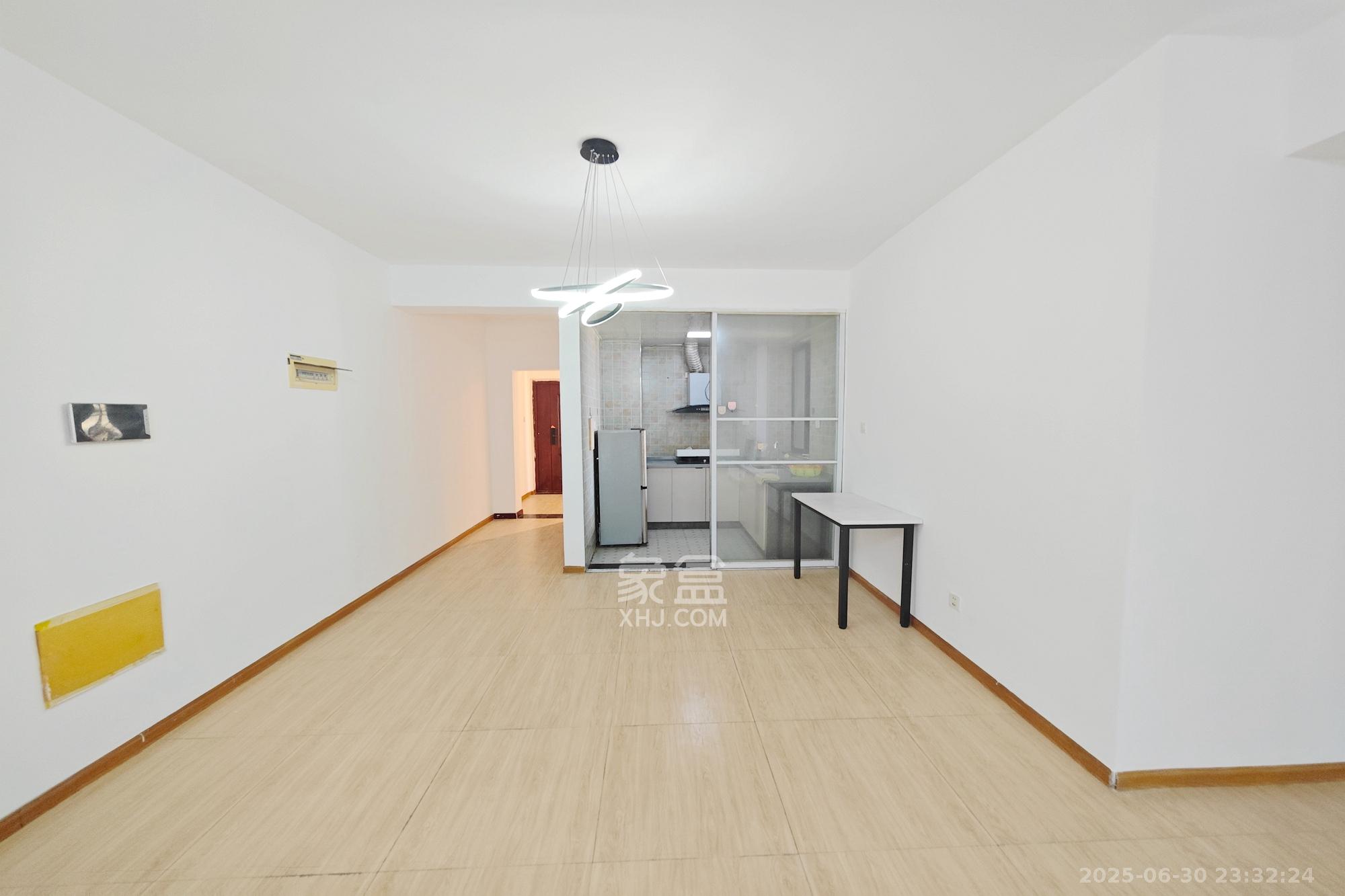 芒果天地(芒果雅苑) 3室2厅2卫 106.8万 芒果天地(芒果雅苑) 3室2厅2卫 106.8万客厅