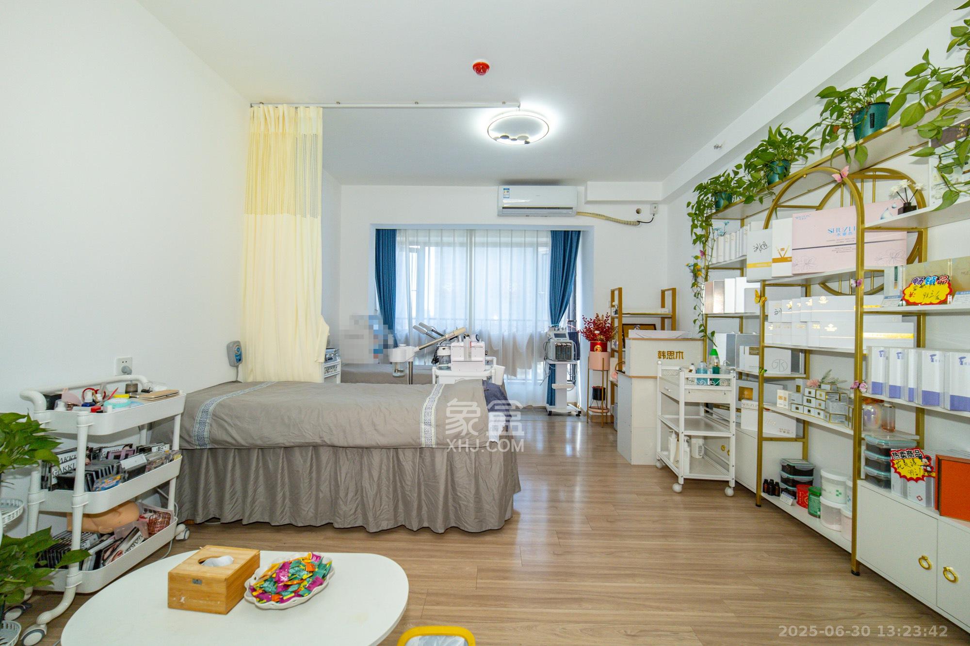 新长海漓湘悦  1室0厅0卫    22.0万 新长海漓湘悦  1室0厅0卫    22.0万客厅