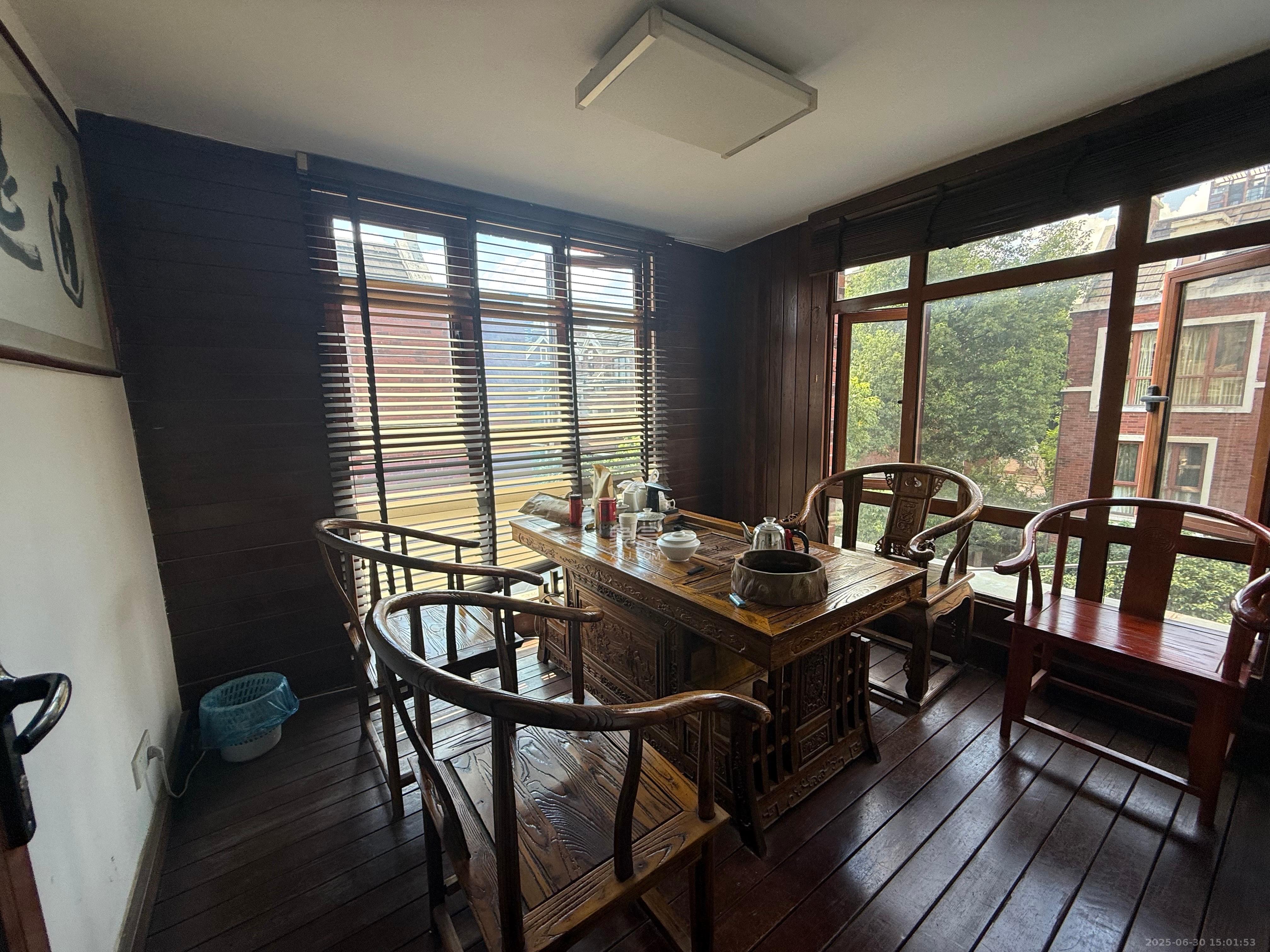 吉联小区(红墅湾)  6室2厅4卫    16000.0元/月 吉联小区(红墅湾)  6室2厅4卫    16000.0元/月室内图