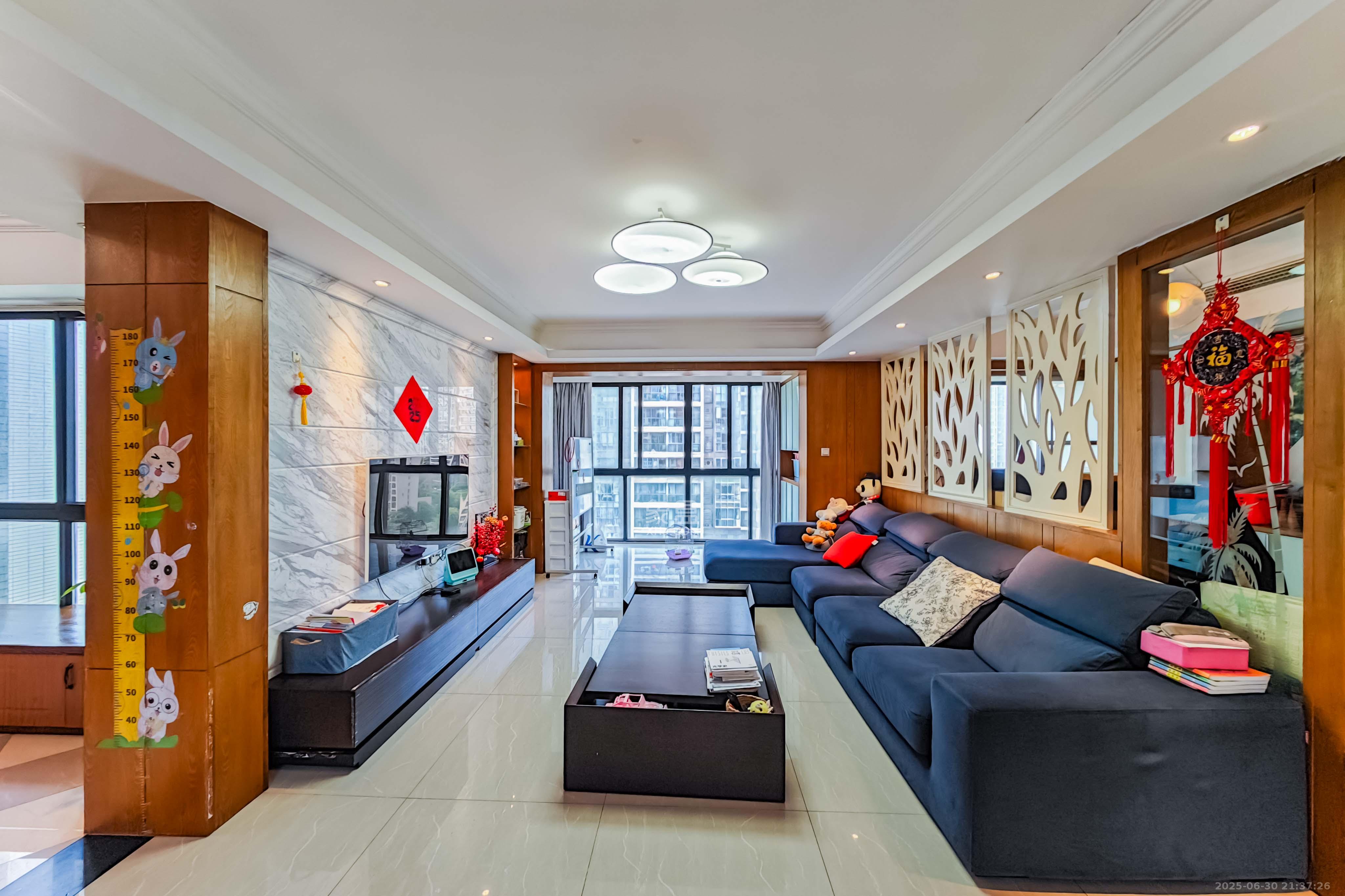 融科东南海  4室2厅2卫    148.0万 融科东南海  4室2厅2卫    148.0万客厅