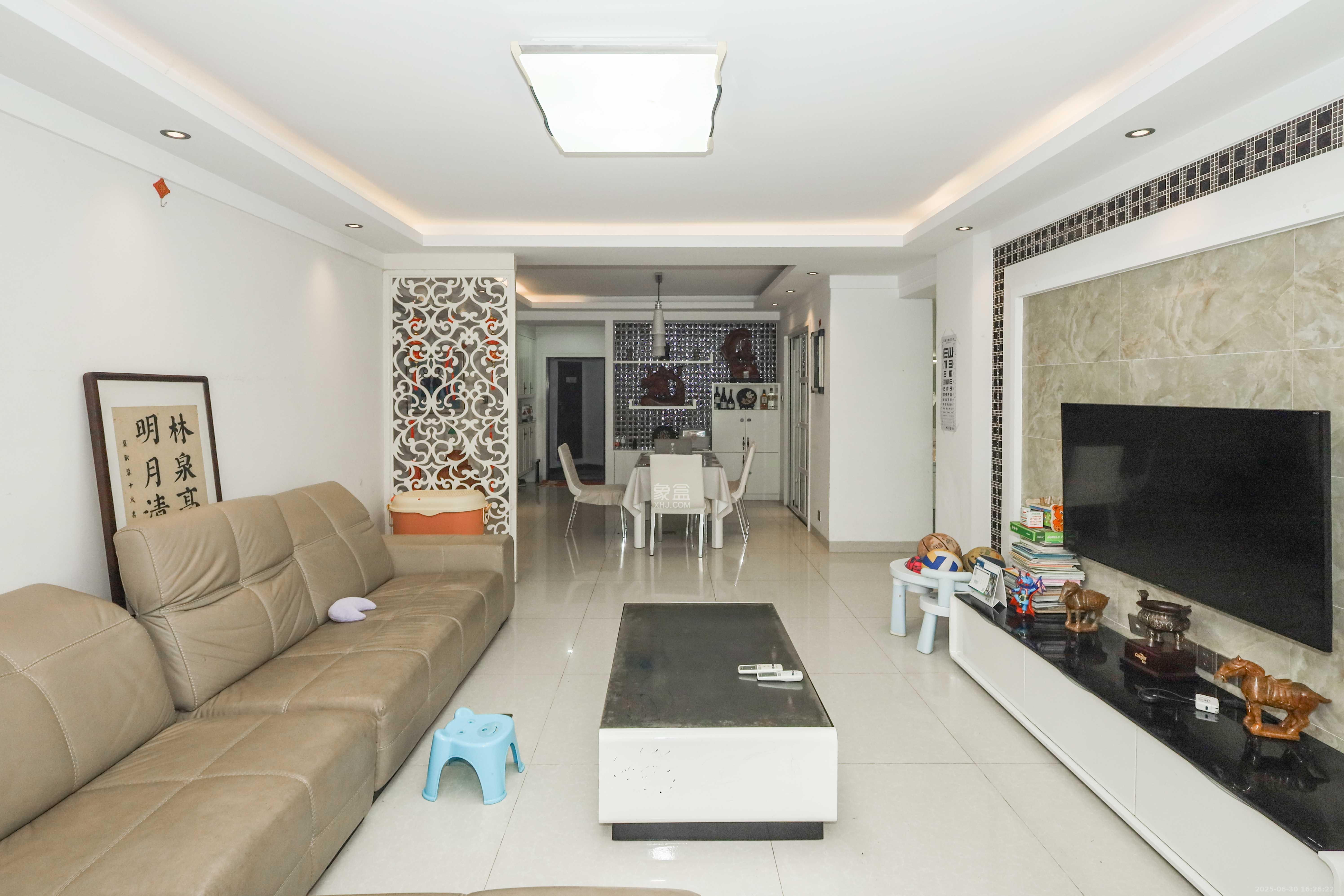 保利麓谷林语F区  4室2厅2卫    110.0万 保利麓谷林语F区  4室2厅2卫    110.0万客厅