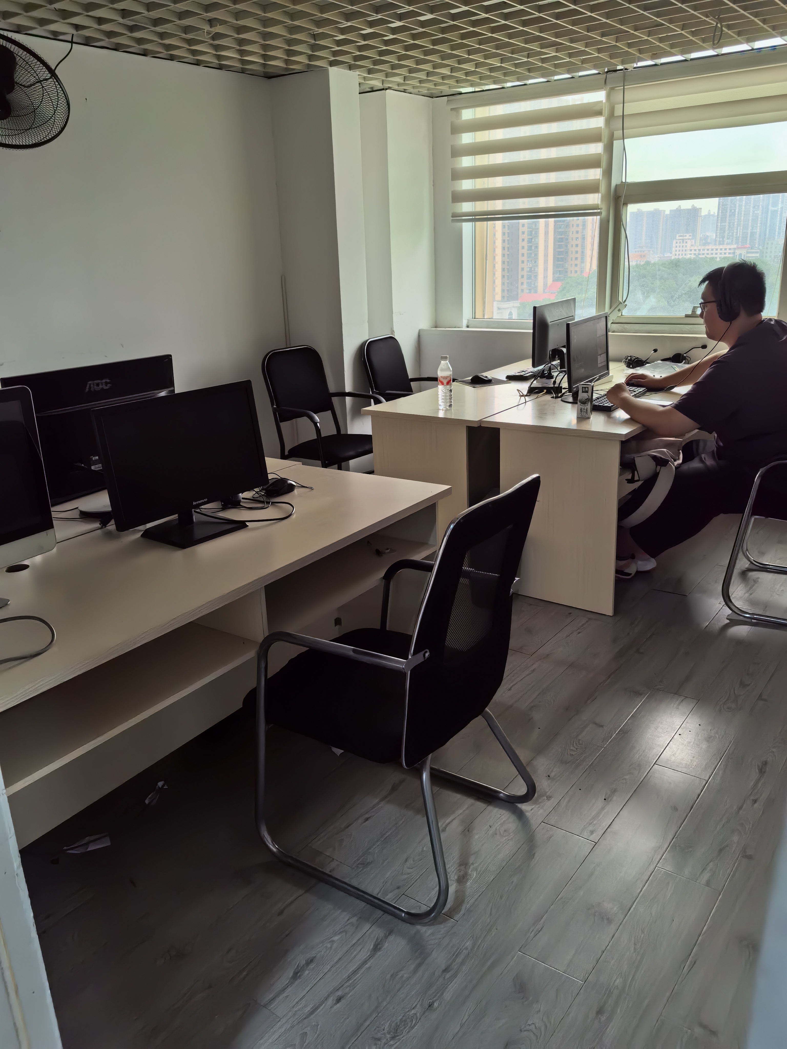 财智公馆大厦(瑞士国际酒店) 2室1厅1卫 800.0元/月 财智公馆大厦(瑞士国际酒店) 2室1厅1卫 800.0元/月室内图